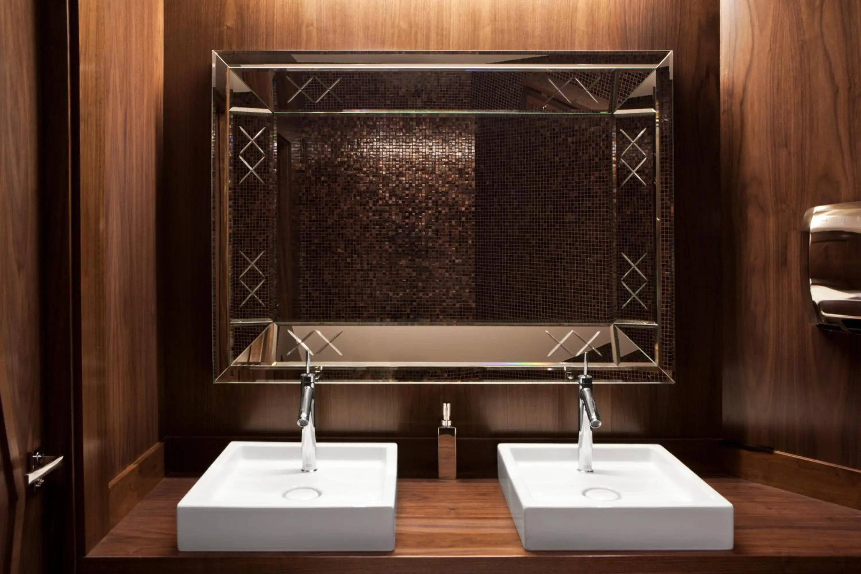 Bathroom in Claridge Madrid Bathroom in Claridge Madrid