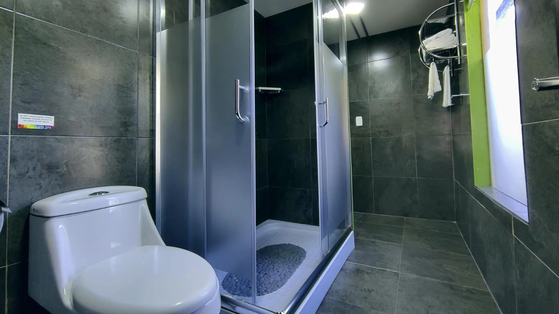 Toilet in 593 Hotel Boutique Baños