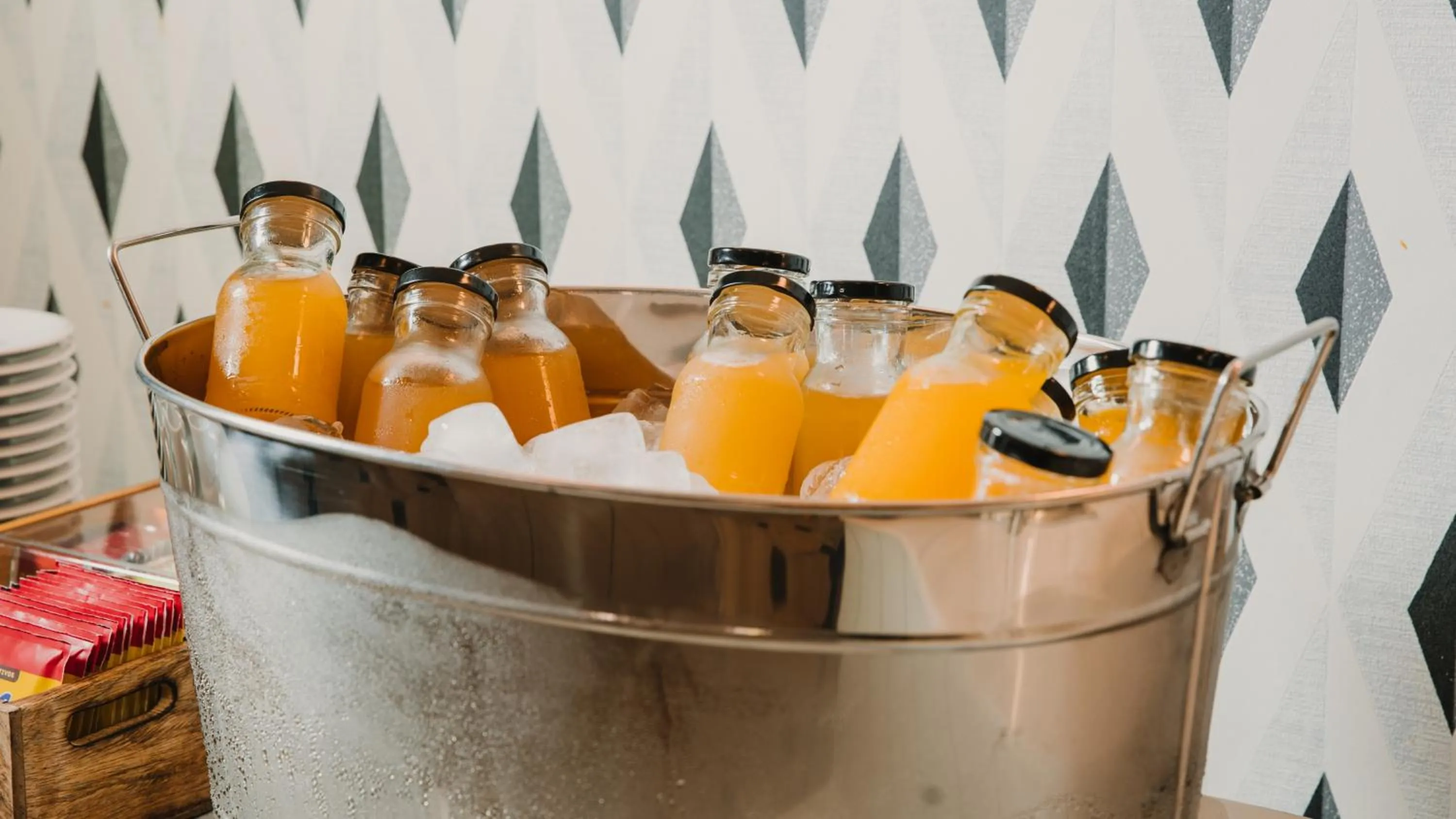 Food in One Shot Reina Victoria