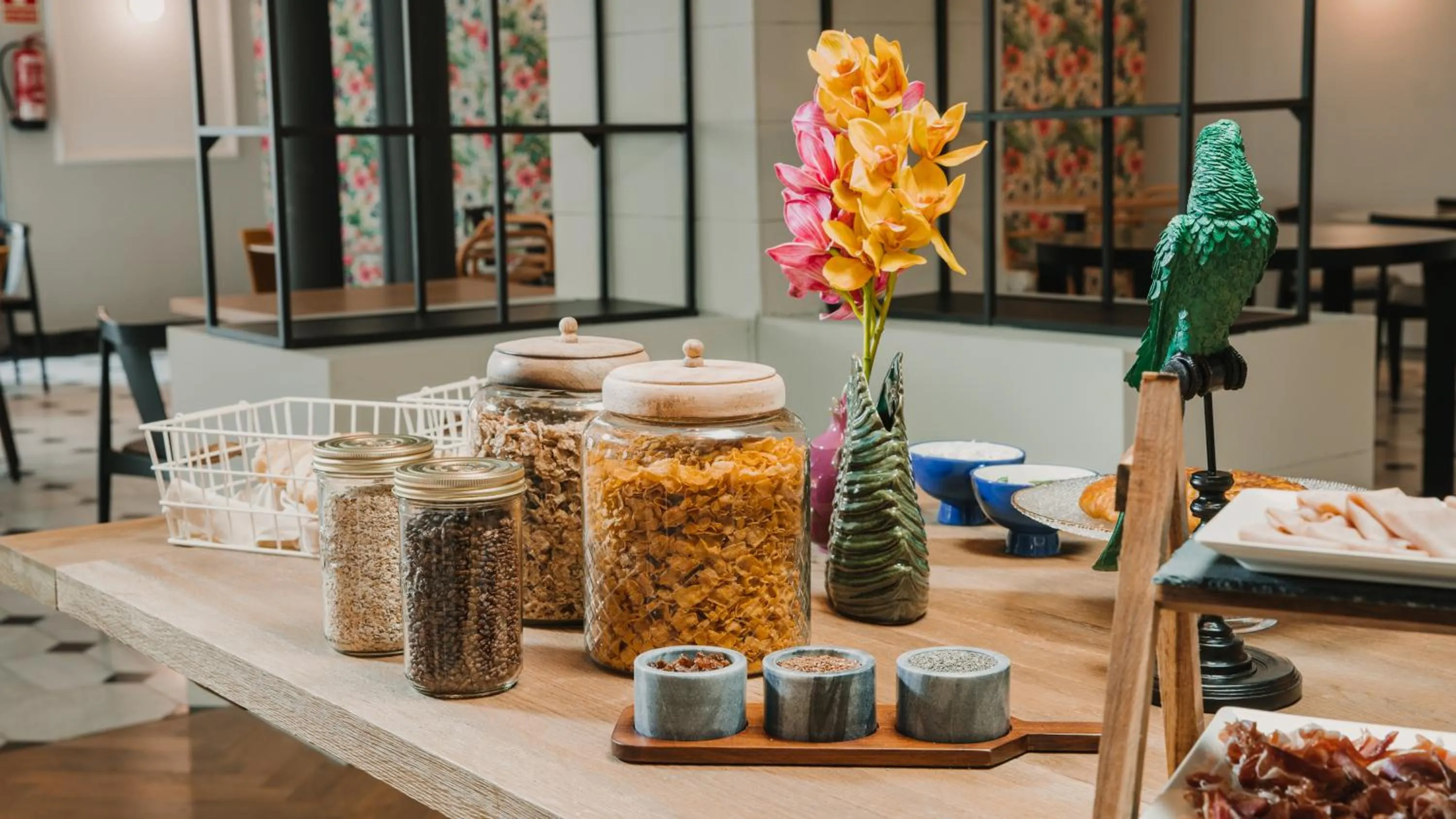 Food in One Shot Reina Victoria