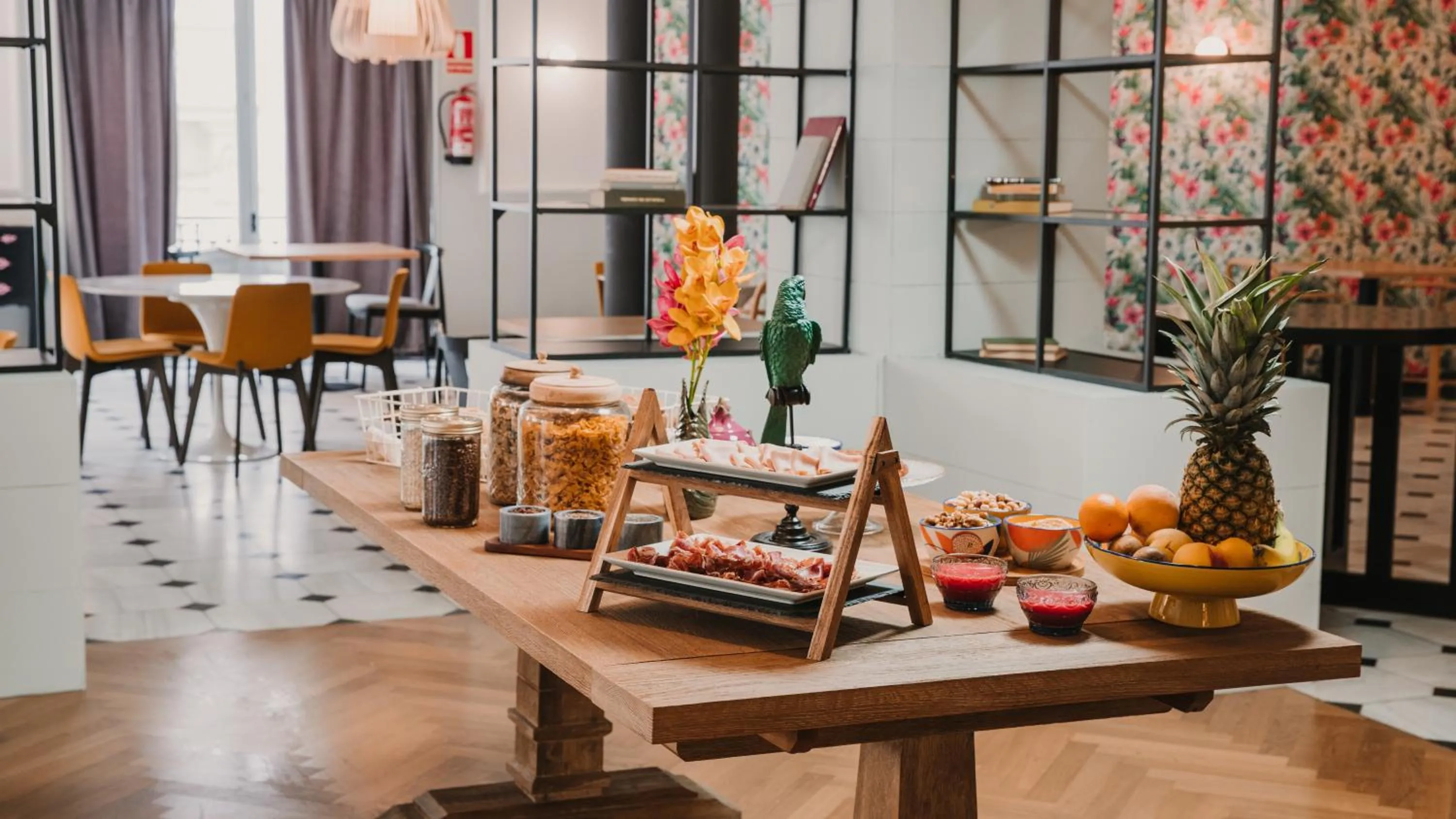 Food in One Shot Reina Victoria