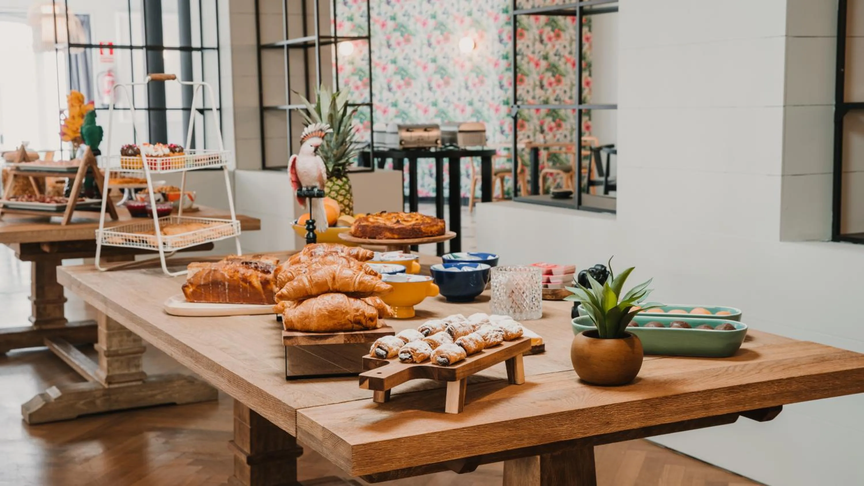 Food in One Shot Reina Victoria