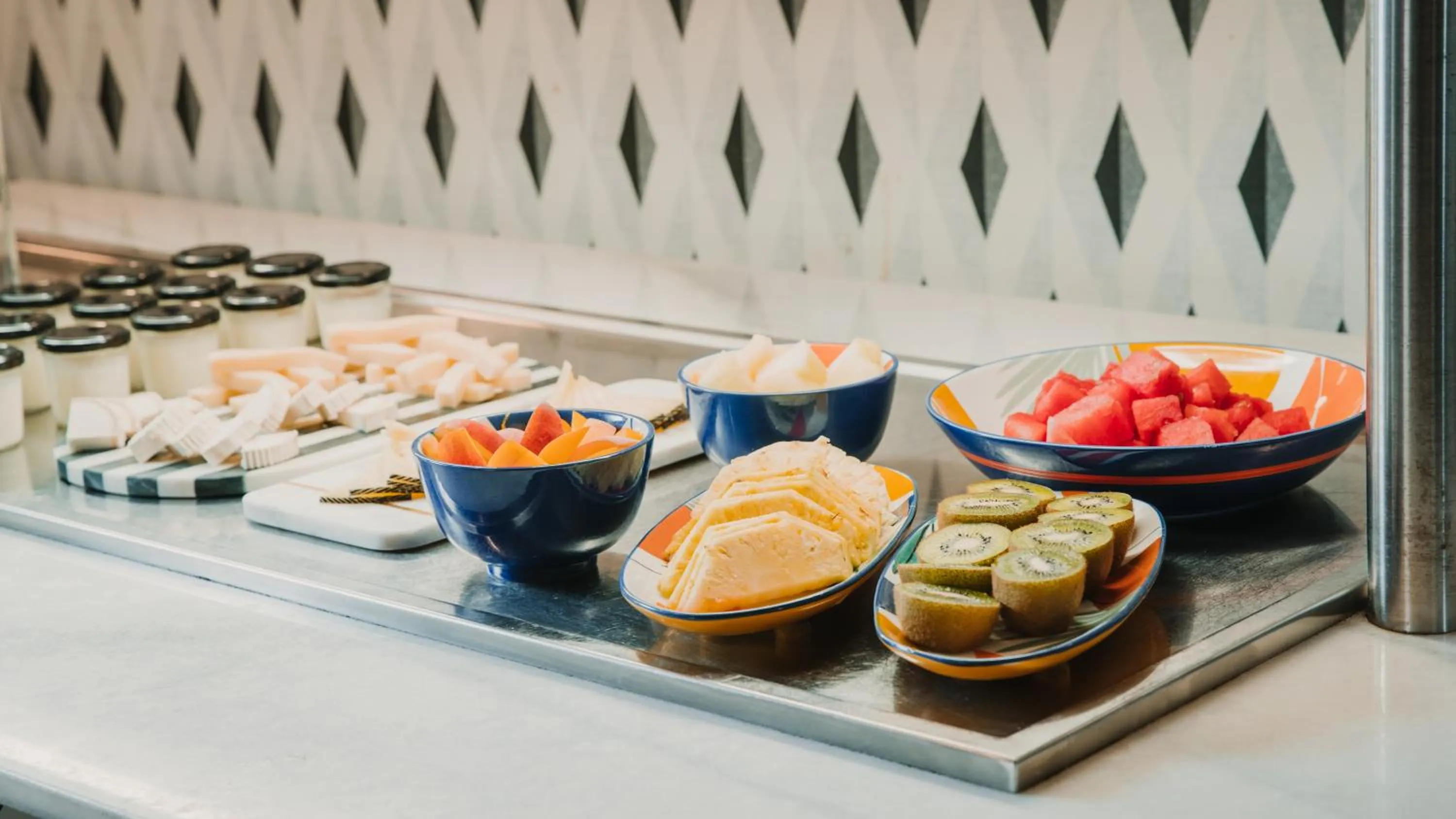 Food in One Shot Reina Victoria