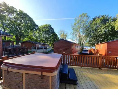 Jaw-Dropping Lodge with Hot Tub on Lake Windermere Jaw-Dropping Lodge with Hot Tub on Lake Windermere