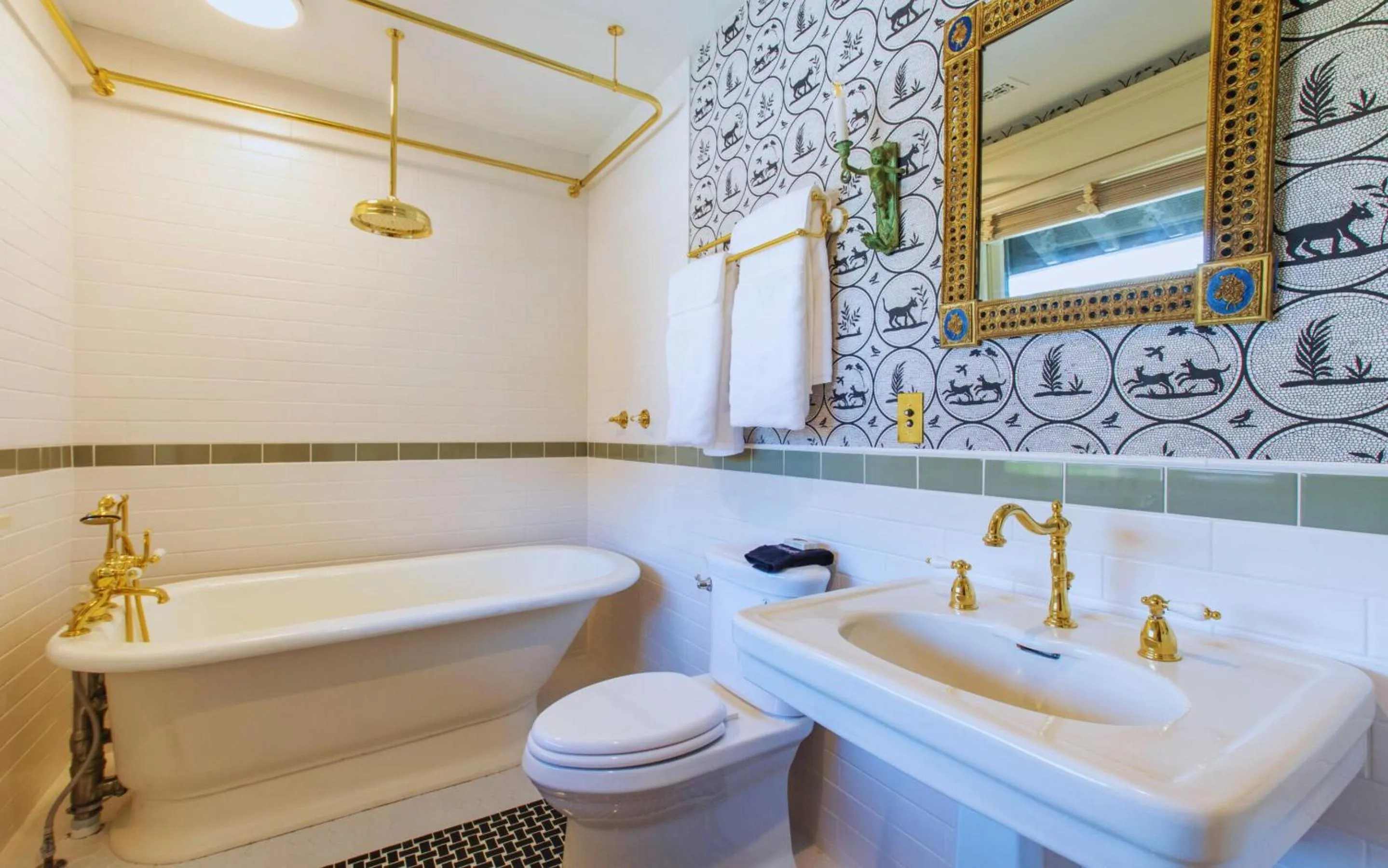 Toilet in Martha's Bed and Breakfast