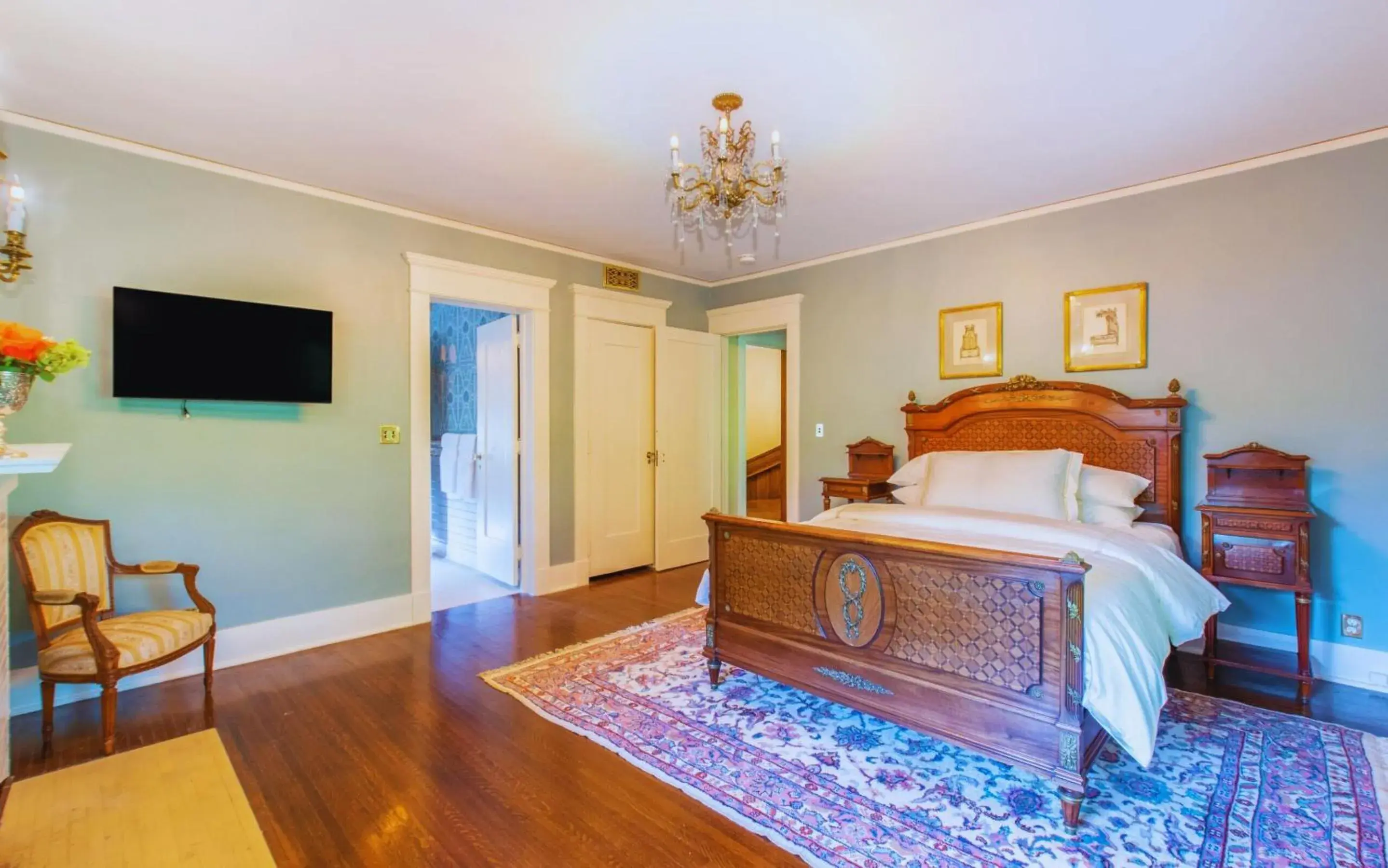 Two-Bedroom Suite in Martha's Bed and Breakfast Two-Bedroom Suite in Martha's Bed and Breakfast