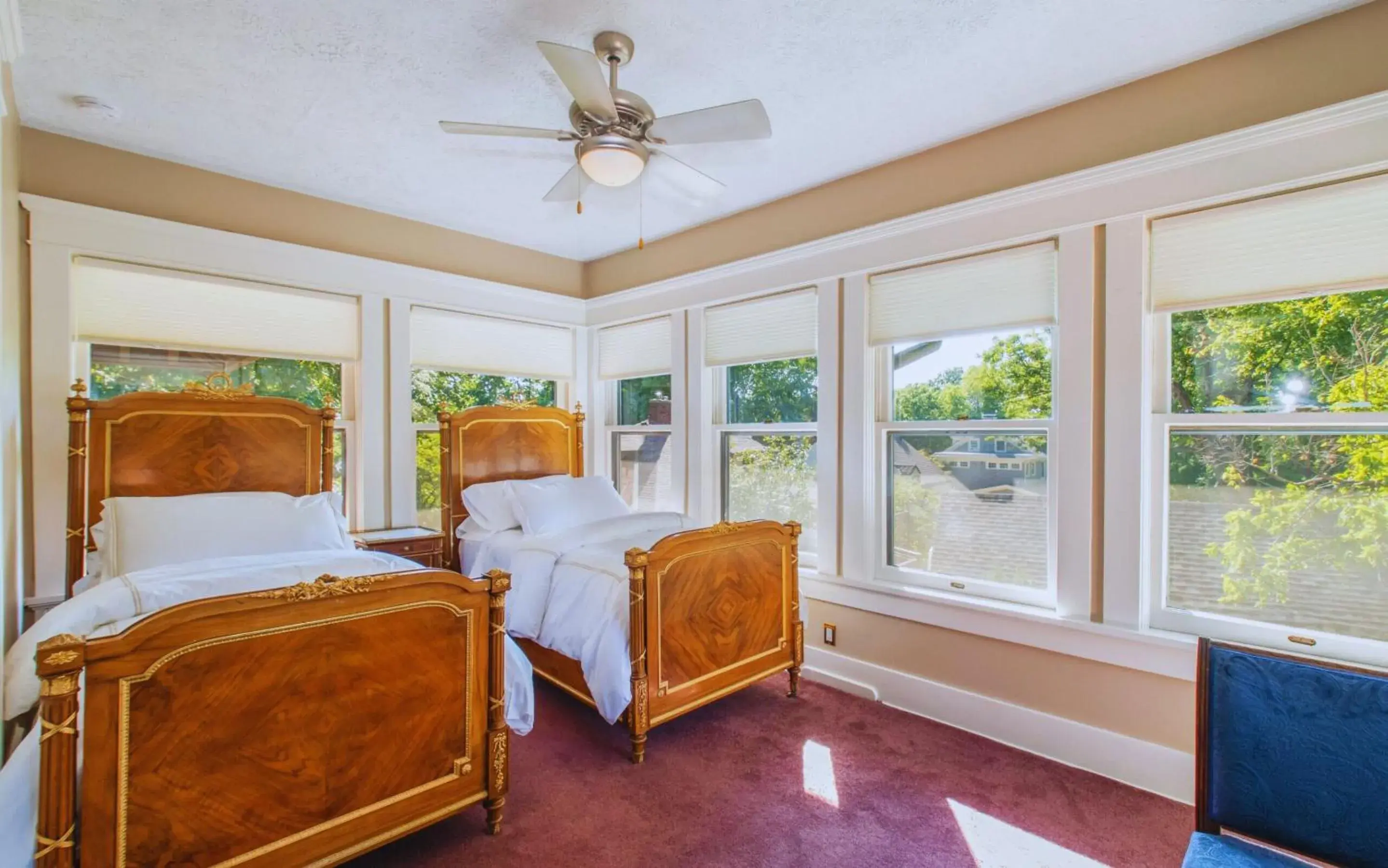 Three-Bedroom Suite - single occupancy in Martha's Bed and Breakfast Three-Bedroom Suite - single occupancy in Martha's Bed and Breakfast