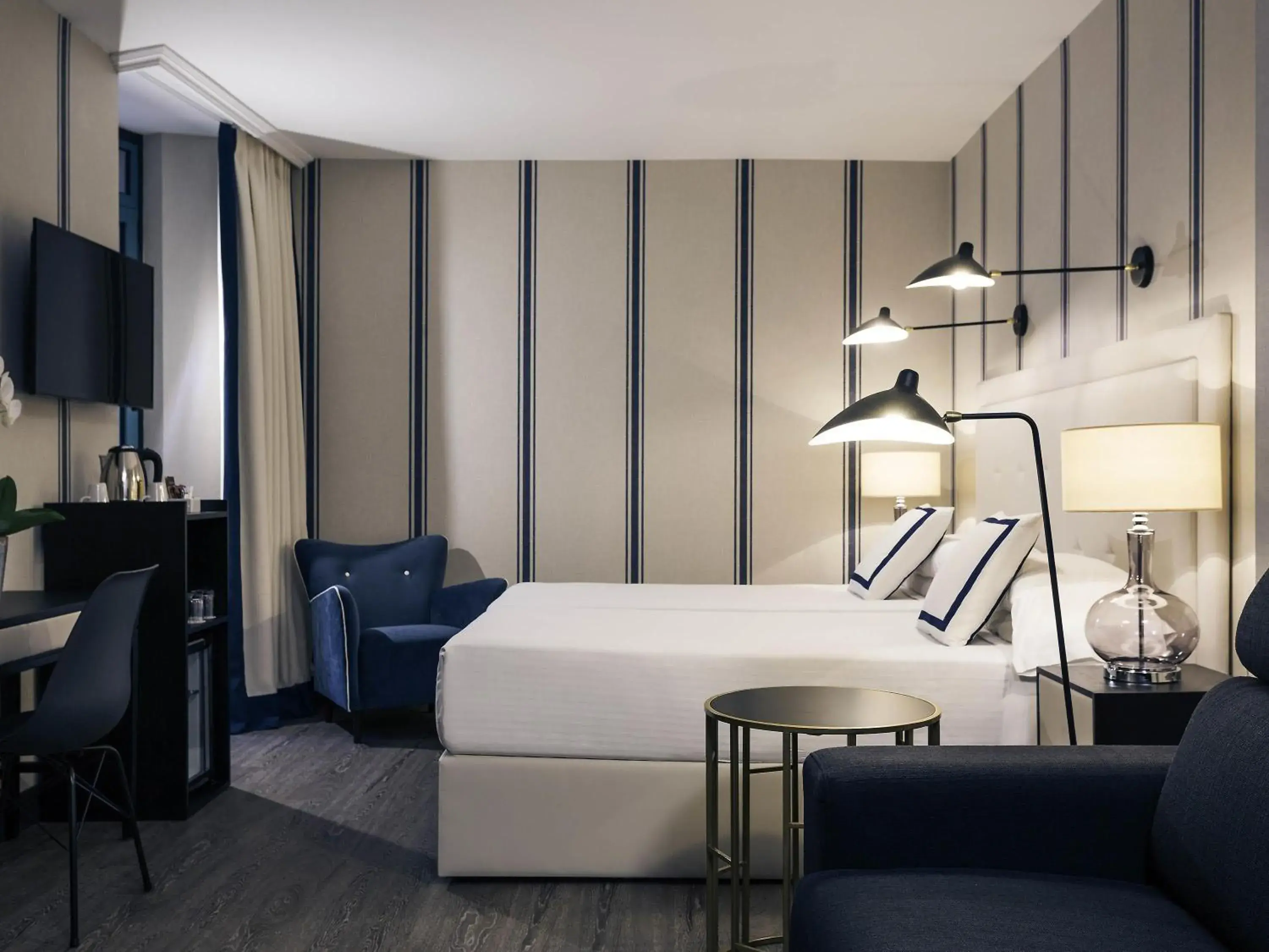 Bedroom, Bed in Hotel Mercure Jardines de Albia Bedroom, Bed in Hotel Mercure Jardines de Albia