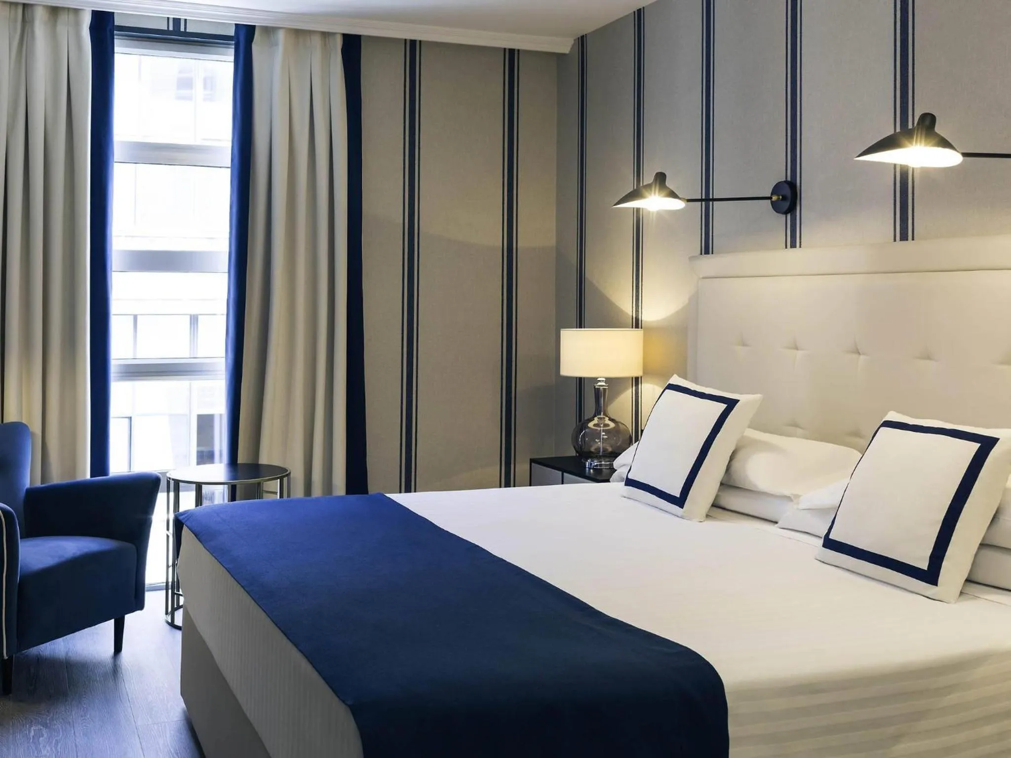 Bedroom, Bed in Hotel Mercure Jardines de Albia