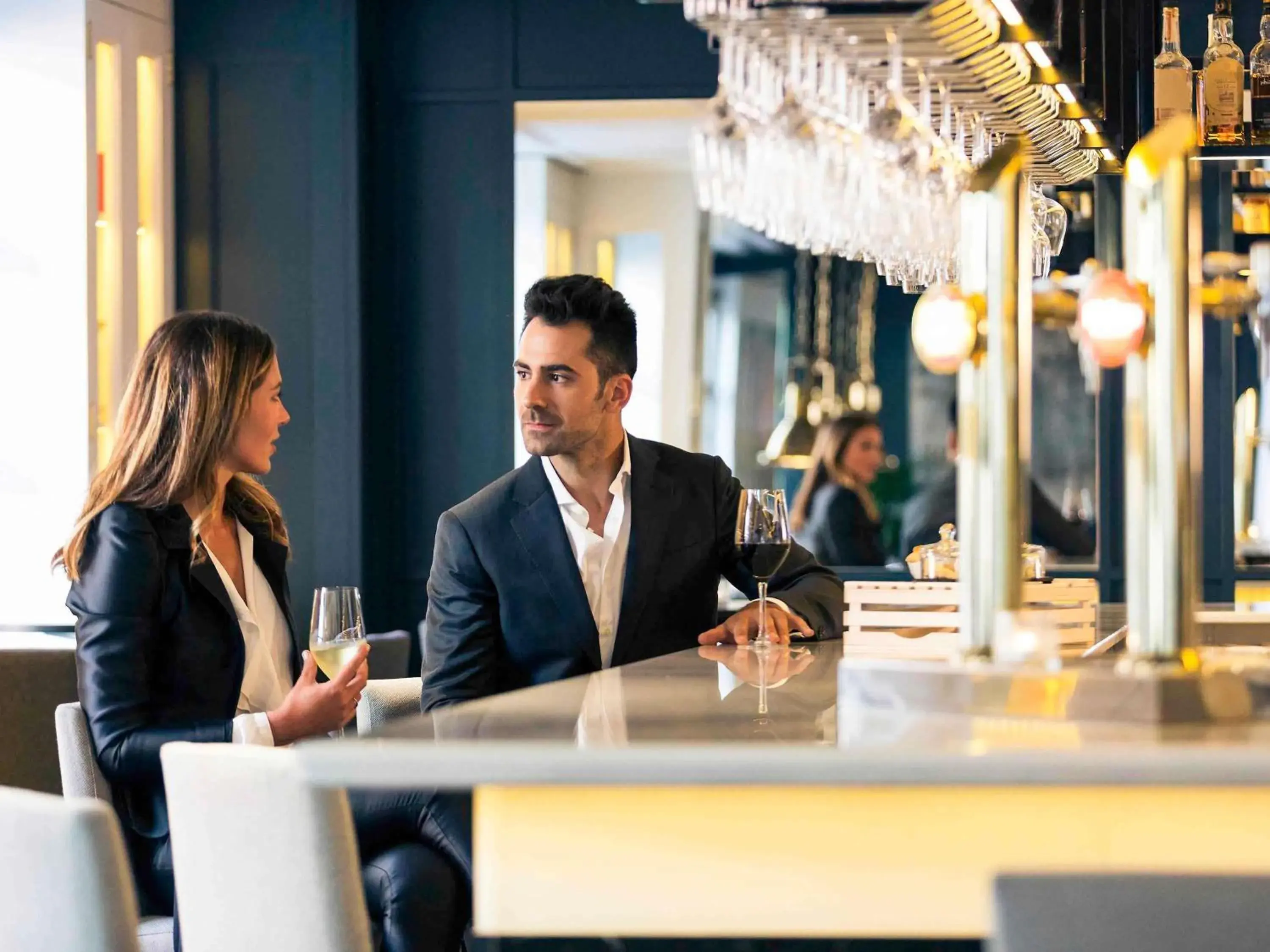 Lounge or bar in Hotel Mercure Jardines de Albia Lounge or bar in Hotel Mercure Jardines de Albia