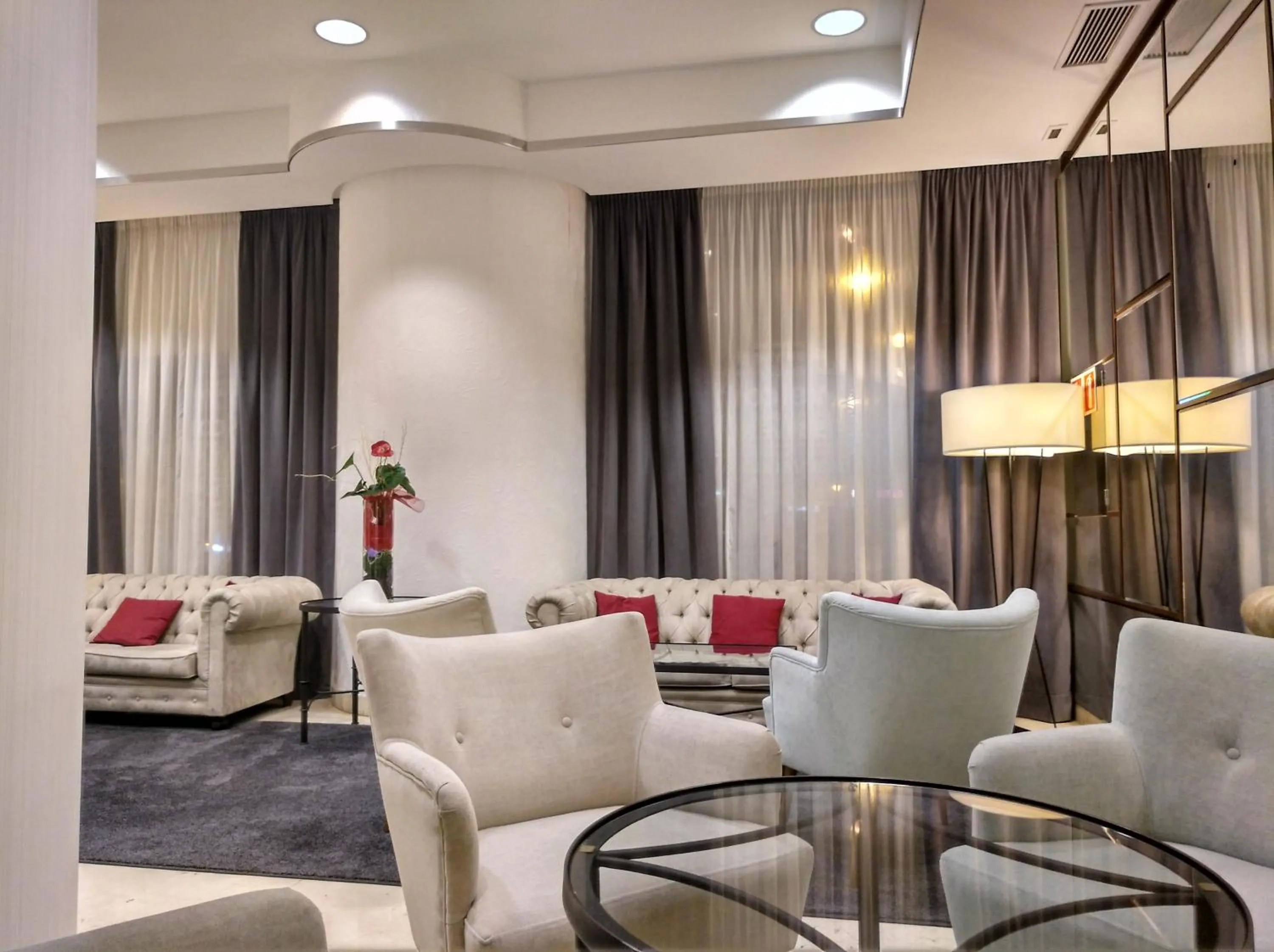 Lounge or bar in Hotel Gran Via
