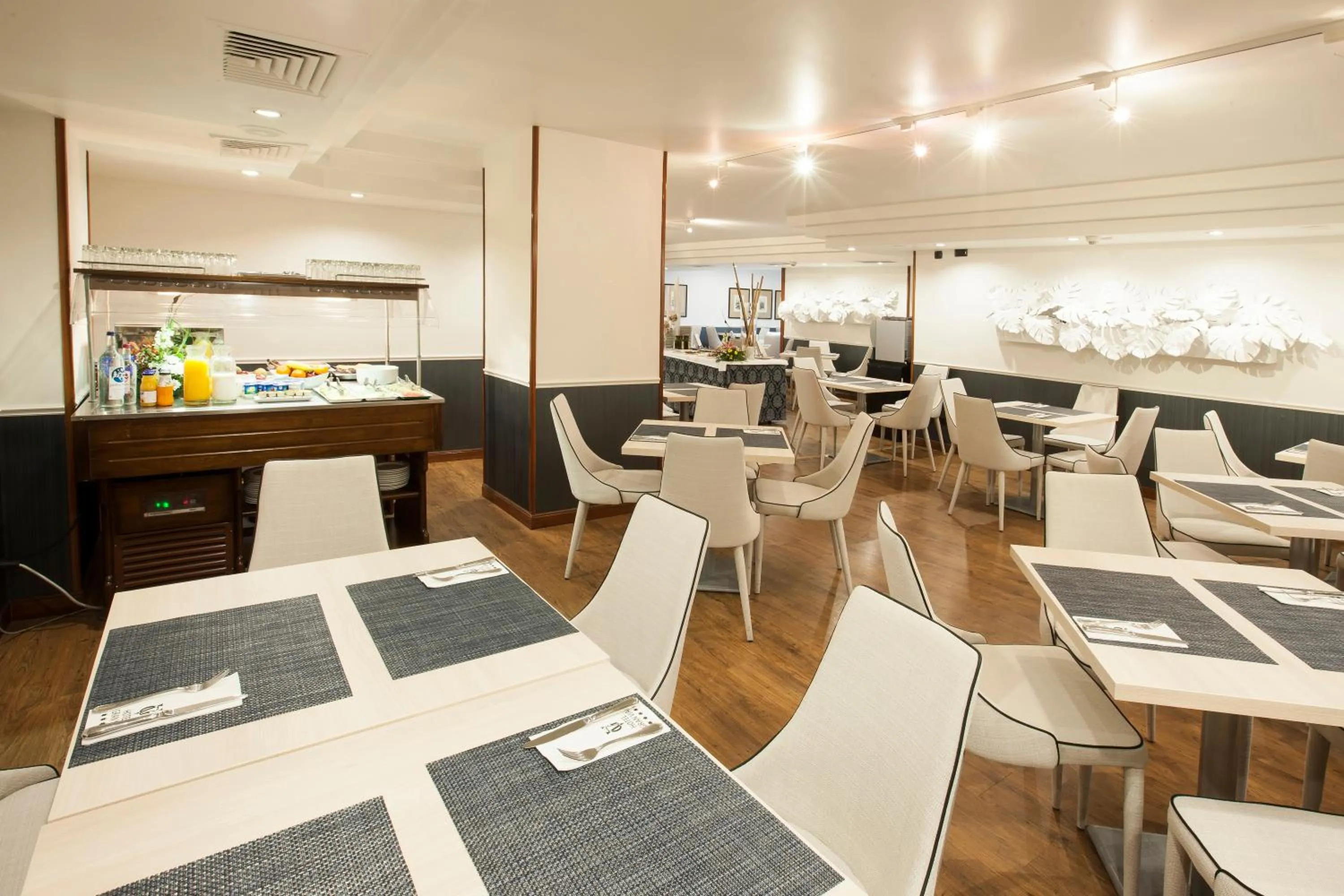 Restaurant/places to eat in Hotel Gran Via