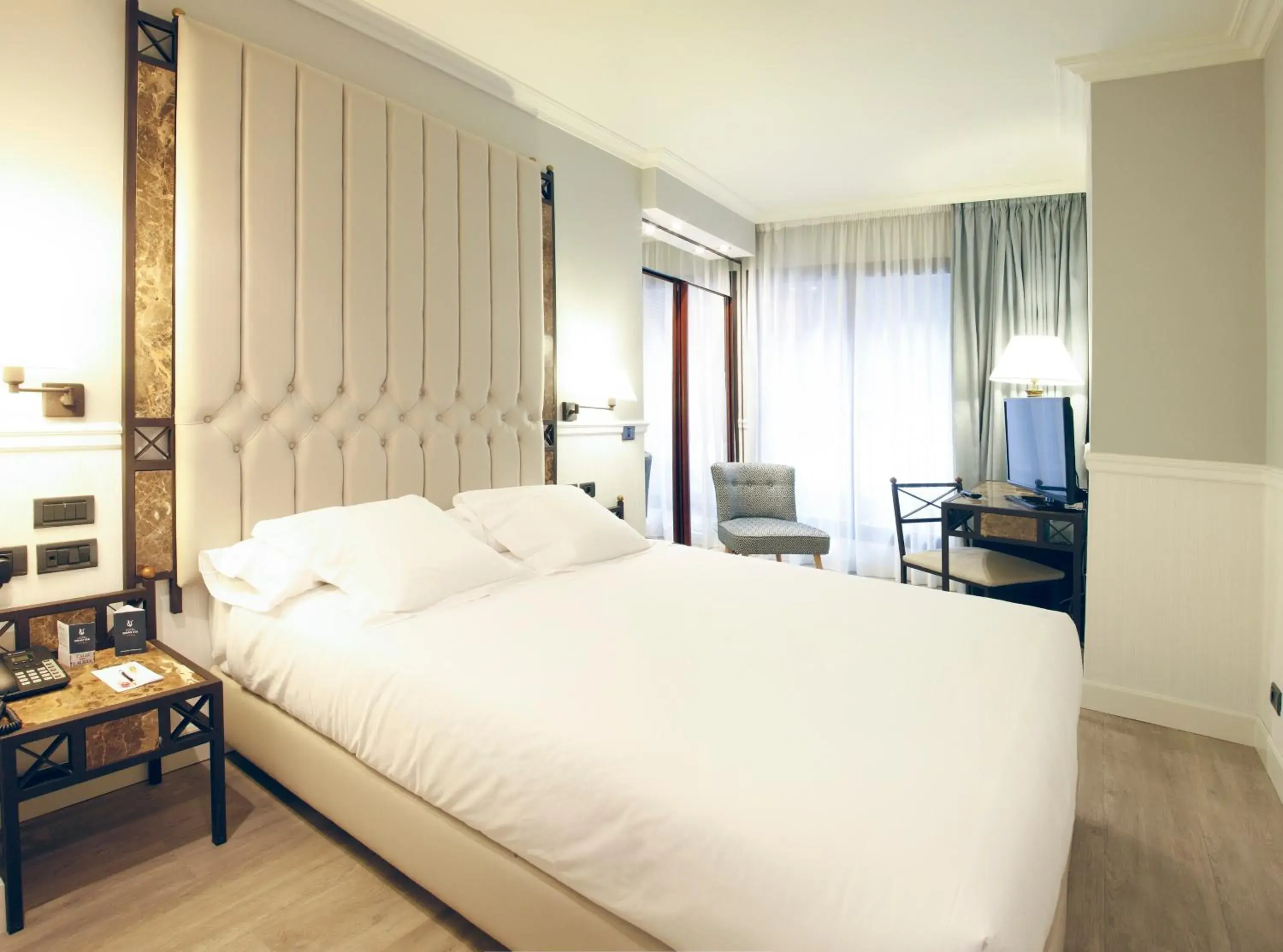 Photo of the whole room, Bed in Hotel Gran Via Photo of the whole room, Bed in Hotel Gran Via