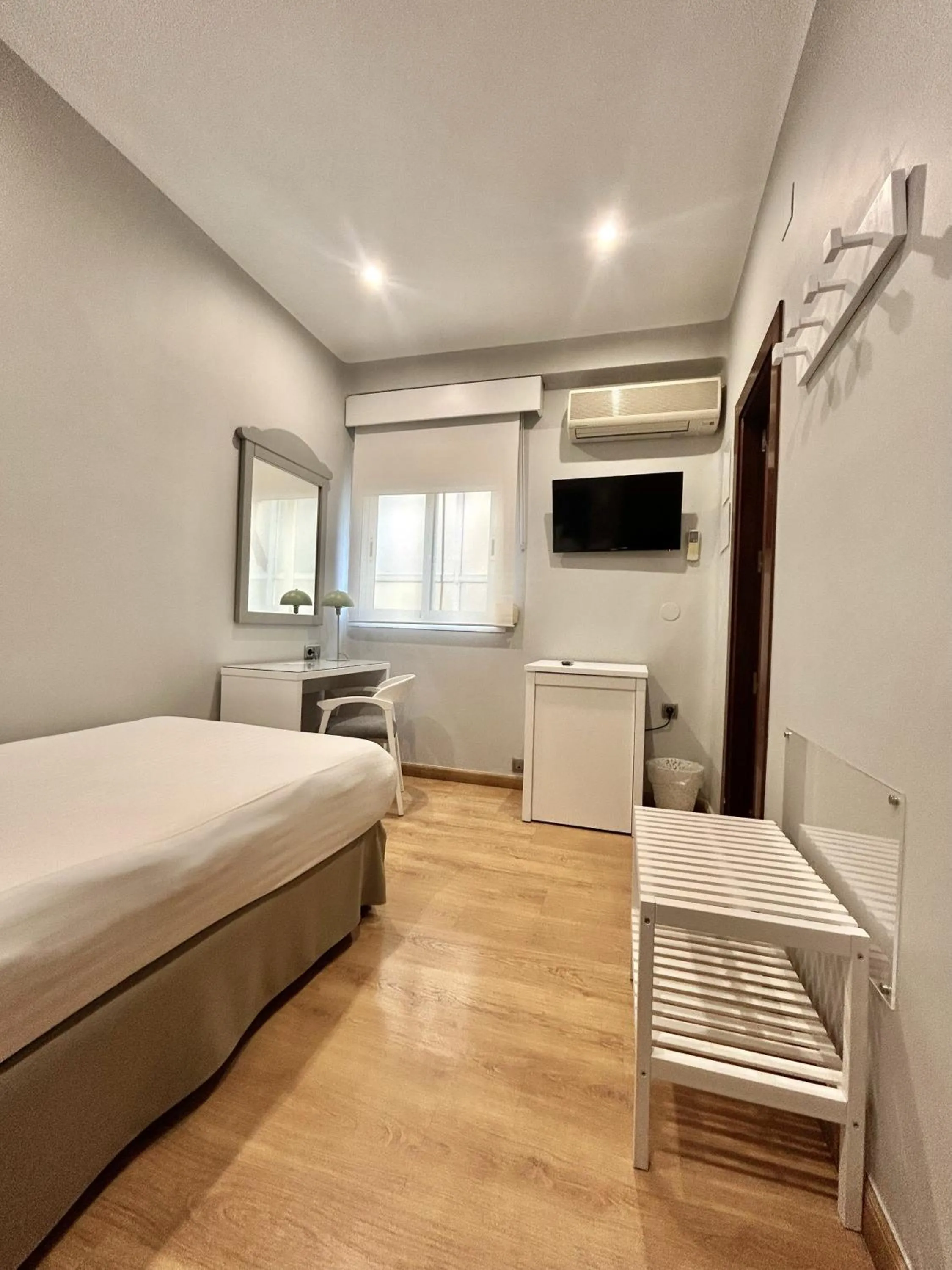 Photo of the whole room, Bed in Hotel Costasol