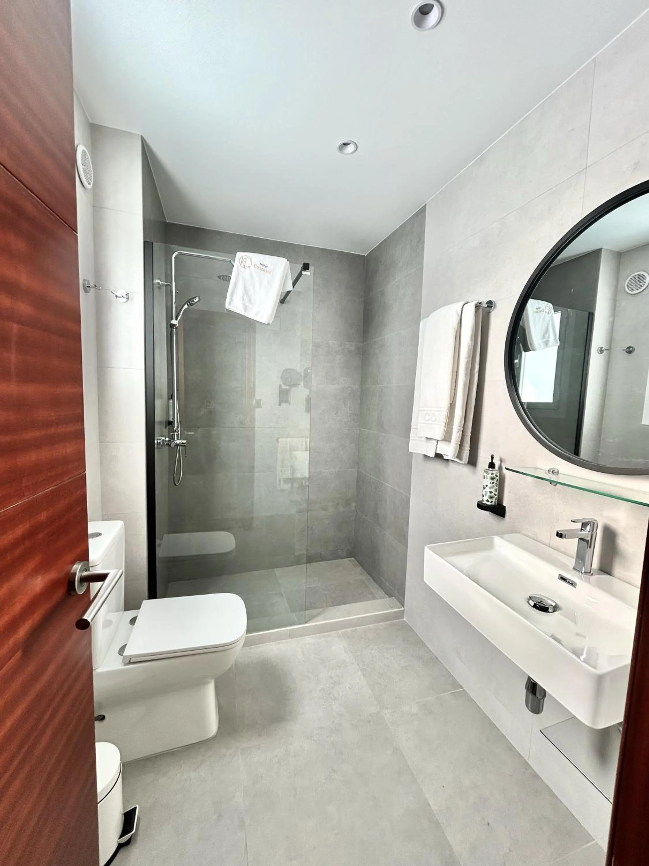 Shower in Hotel Costasol