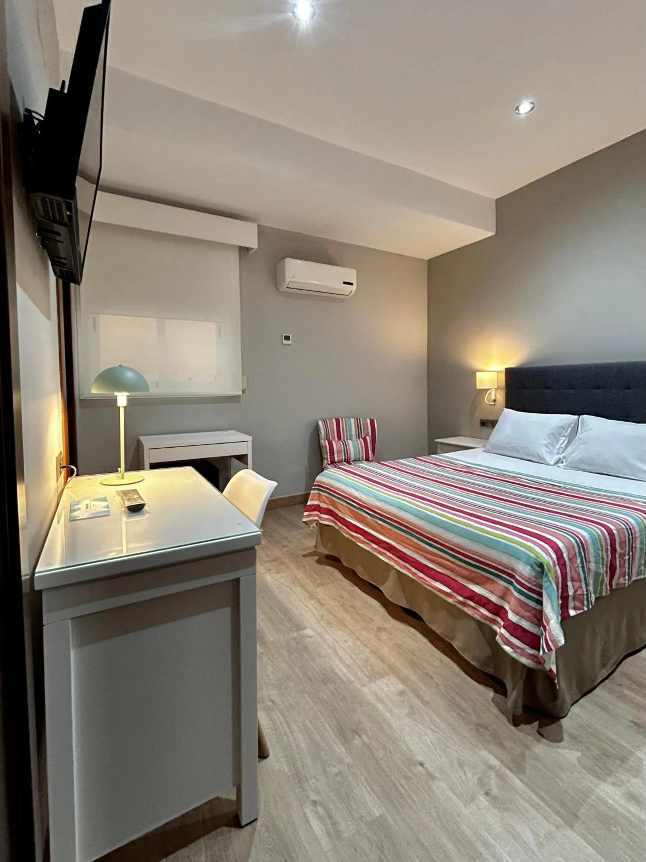 Photo of the whole room, Bed in Hotel Costasol