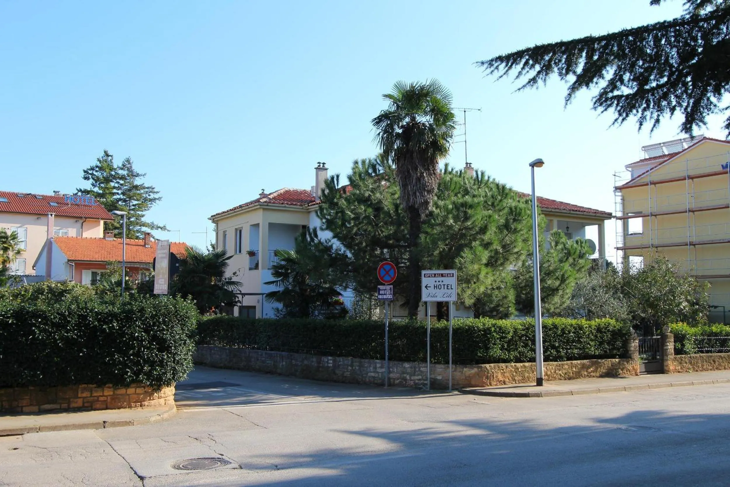 Facade/entrance in Apartments Godena