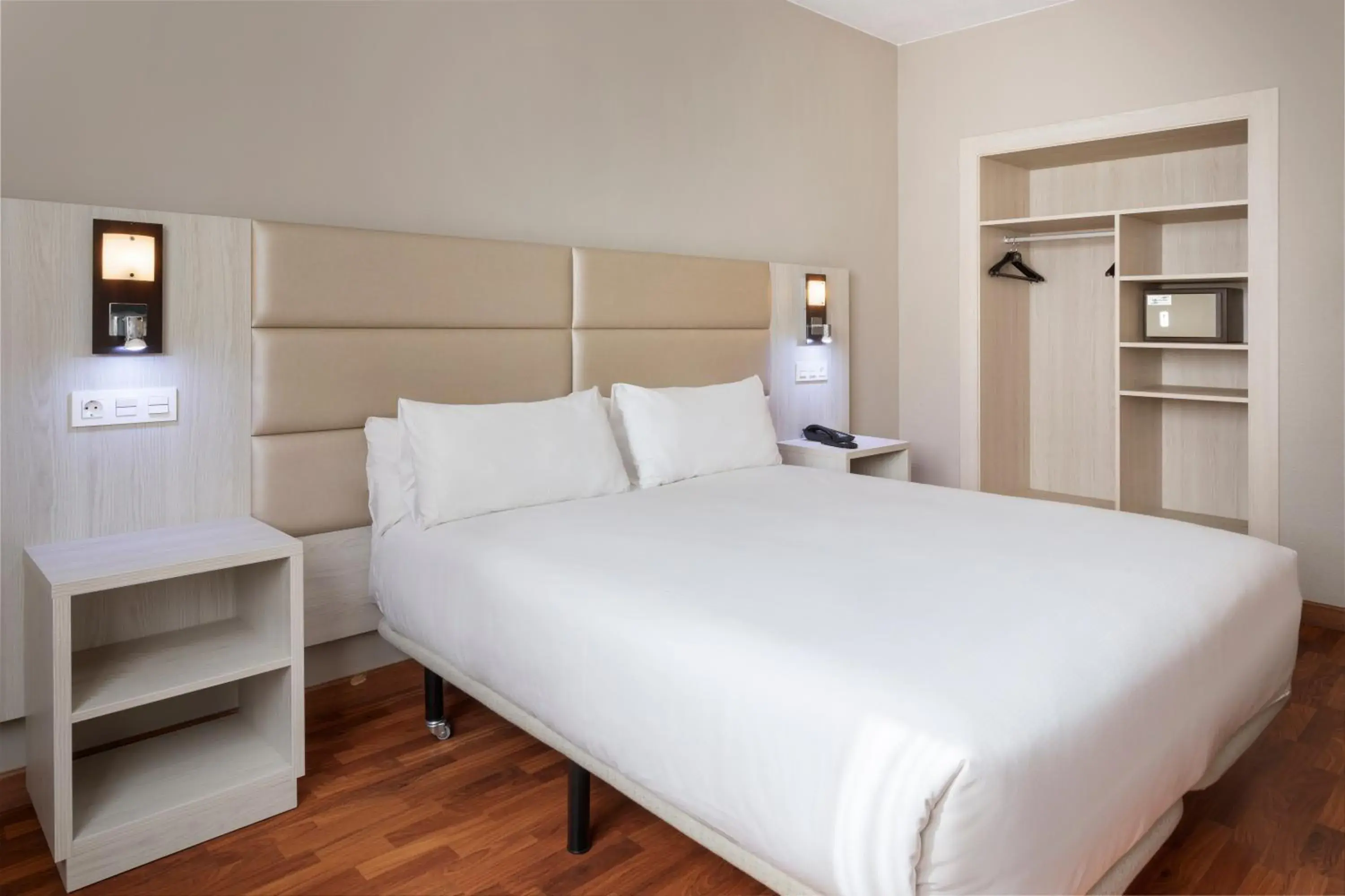 Double or Twin Room in B&B HOTEL Zaragoza Royal Double or Twin Room in B&B HOTEL Zaragoza Royal