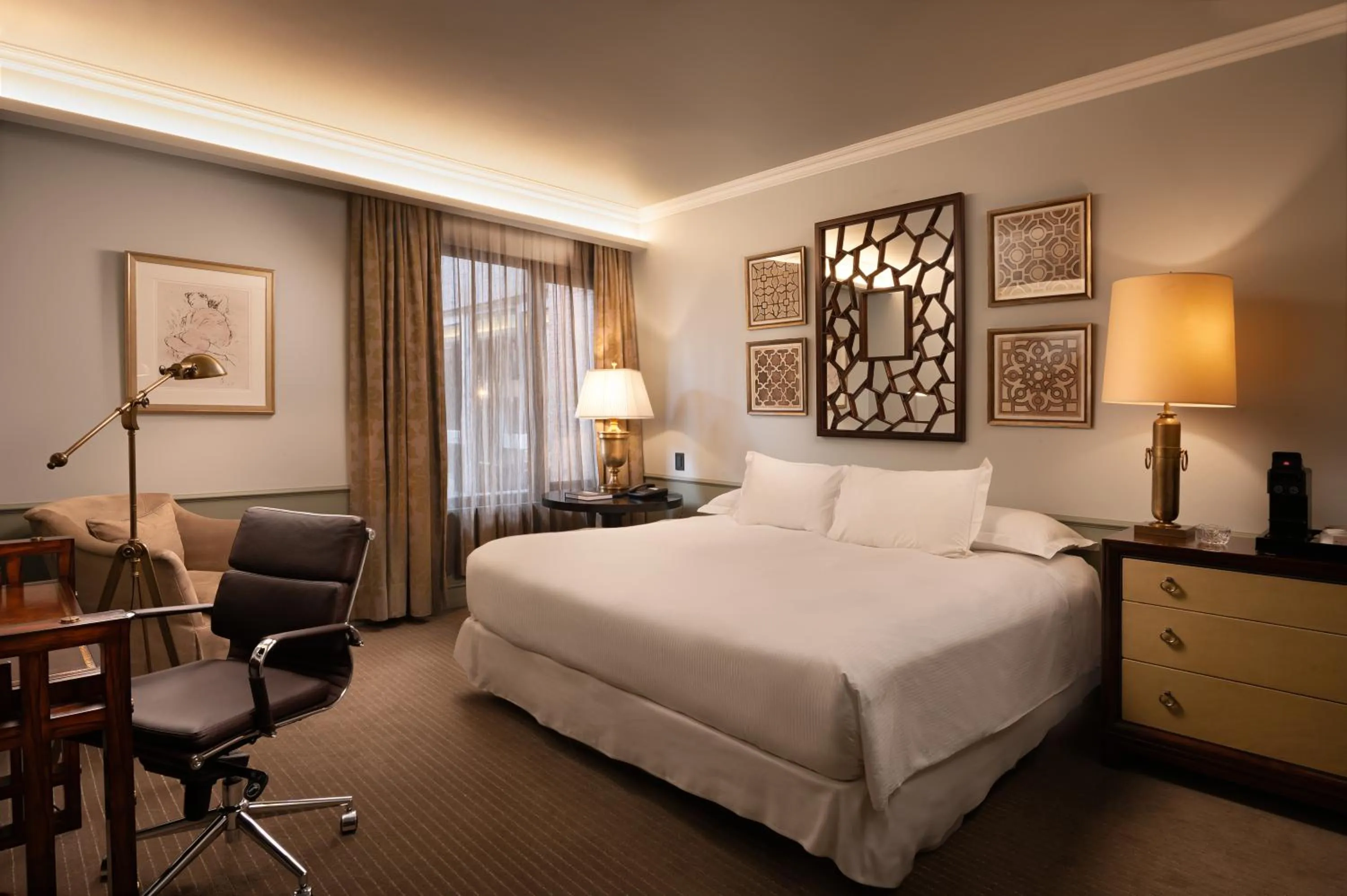 Photo of the whole room, Bed in The Singular Santiago