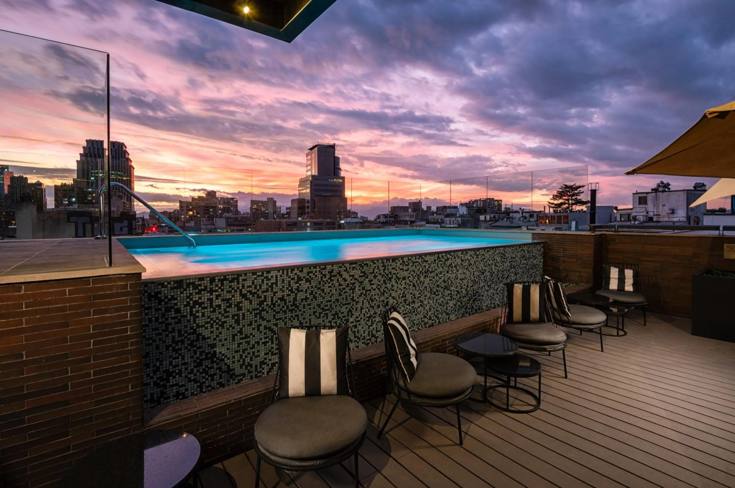 Swimming pool in The Singular Santiago