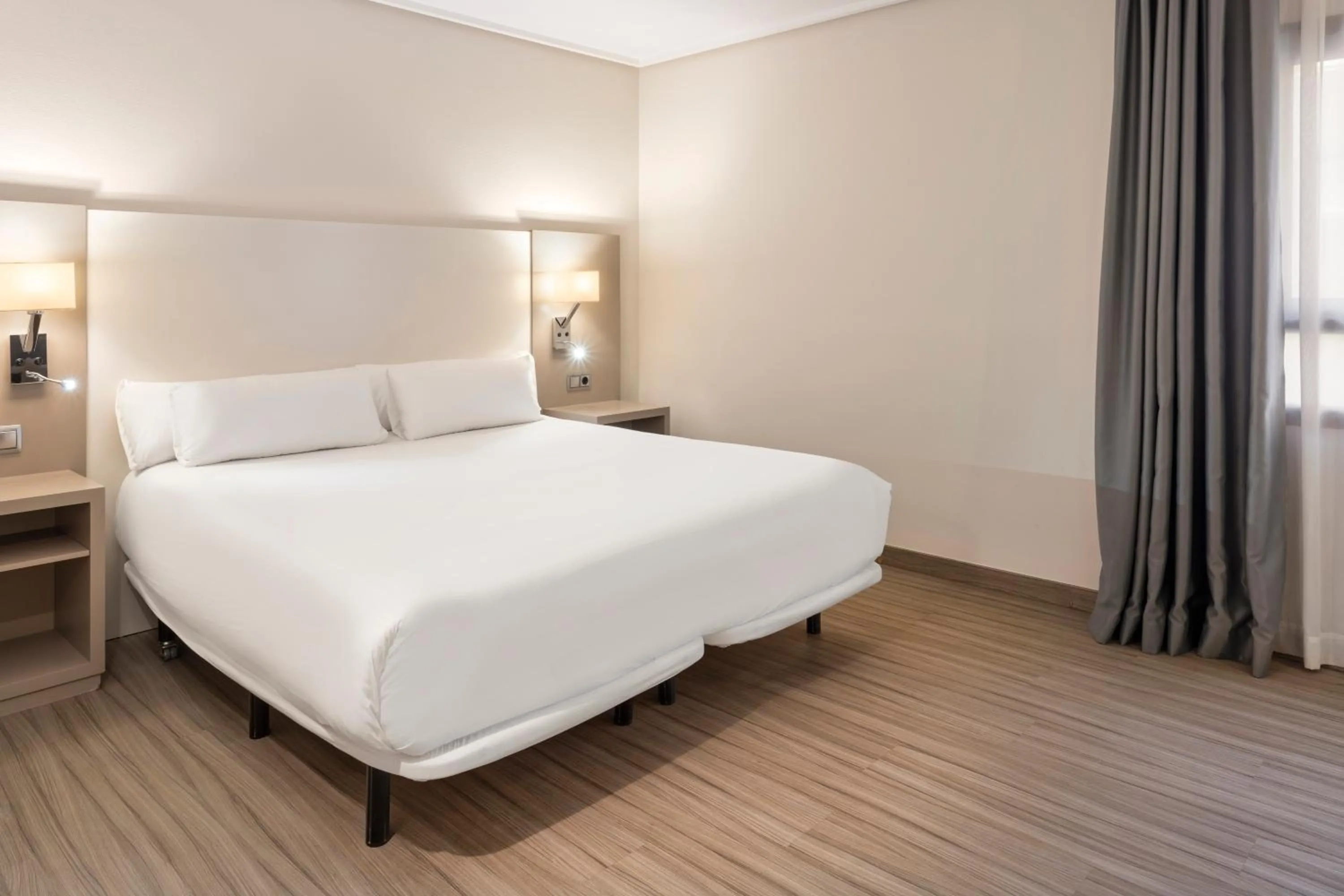 Bed in B&B HOTEL Cartagena Cartagonova