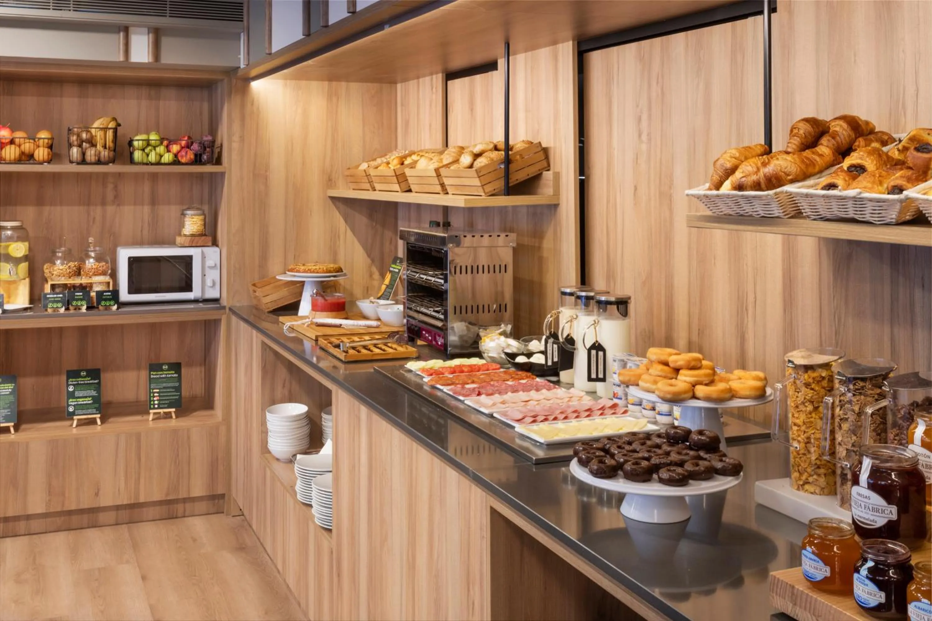 Buffet breakfast in B&B HOTEL Cartagena Cartagonova
