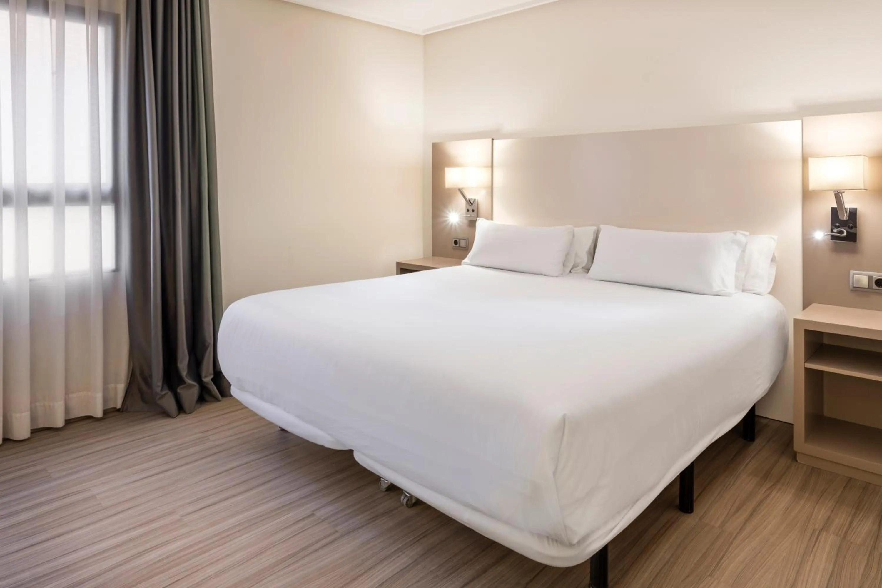 Bed in B&B HOTEL Cartagena Cartagonova