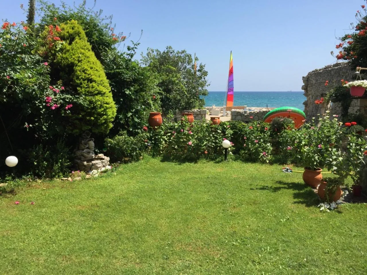 Garden in Asterias Studios & Apartments