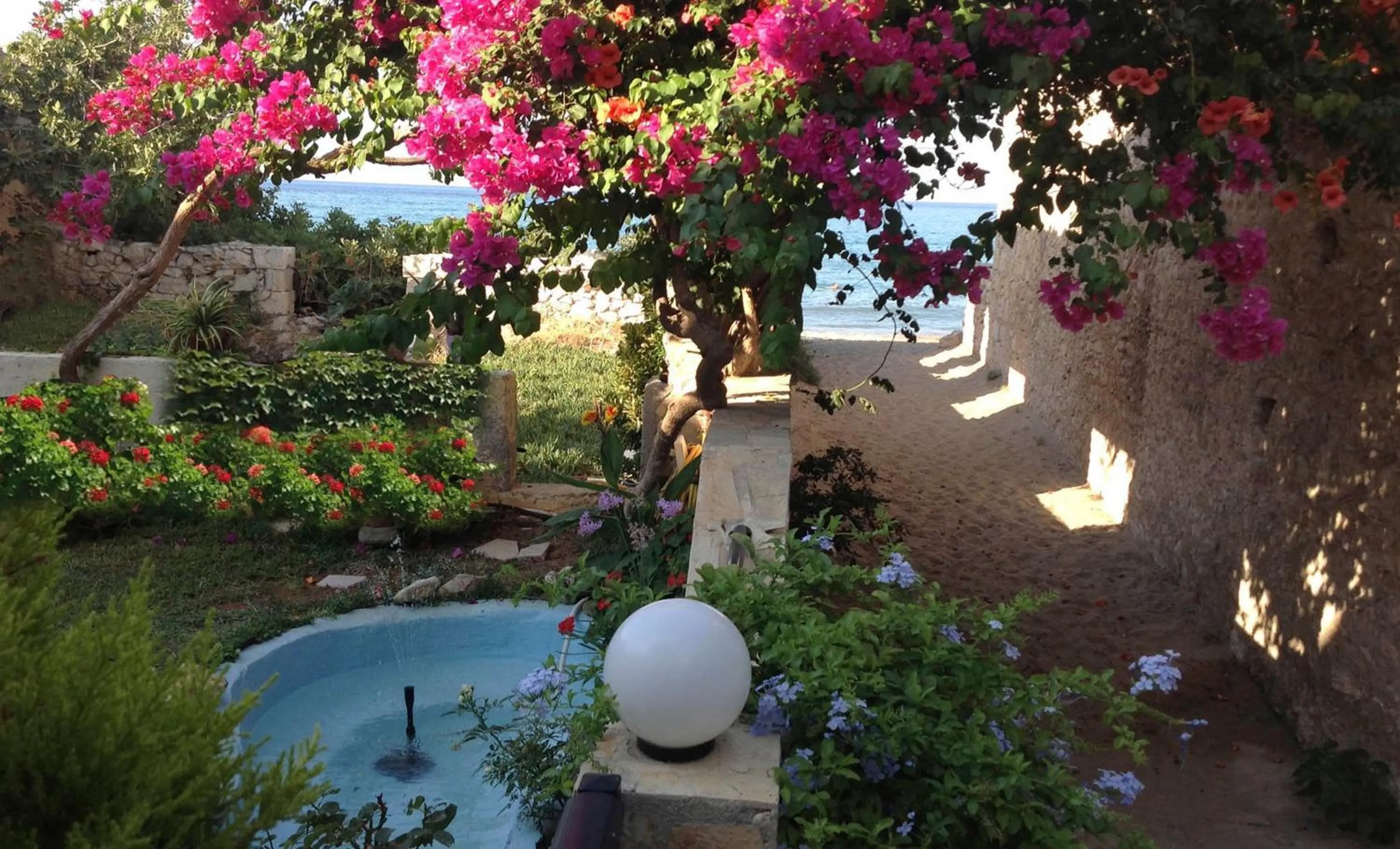 Facade/entrance in Asterias Studios & Apartments