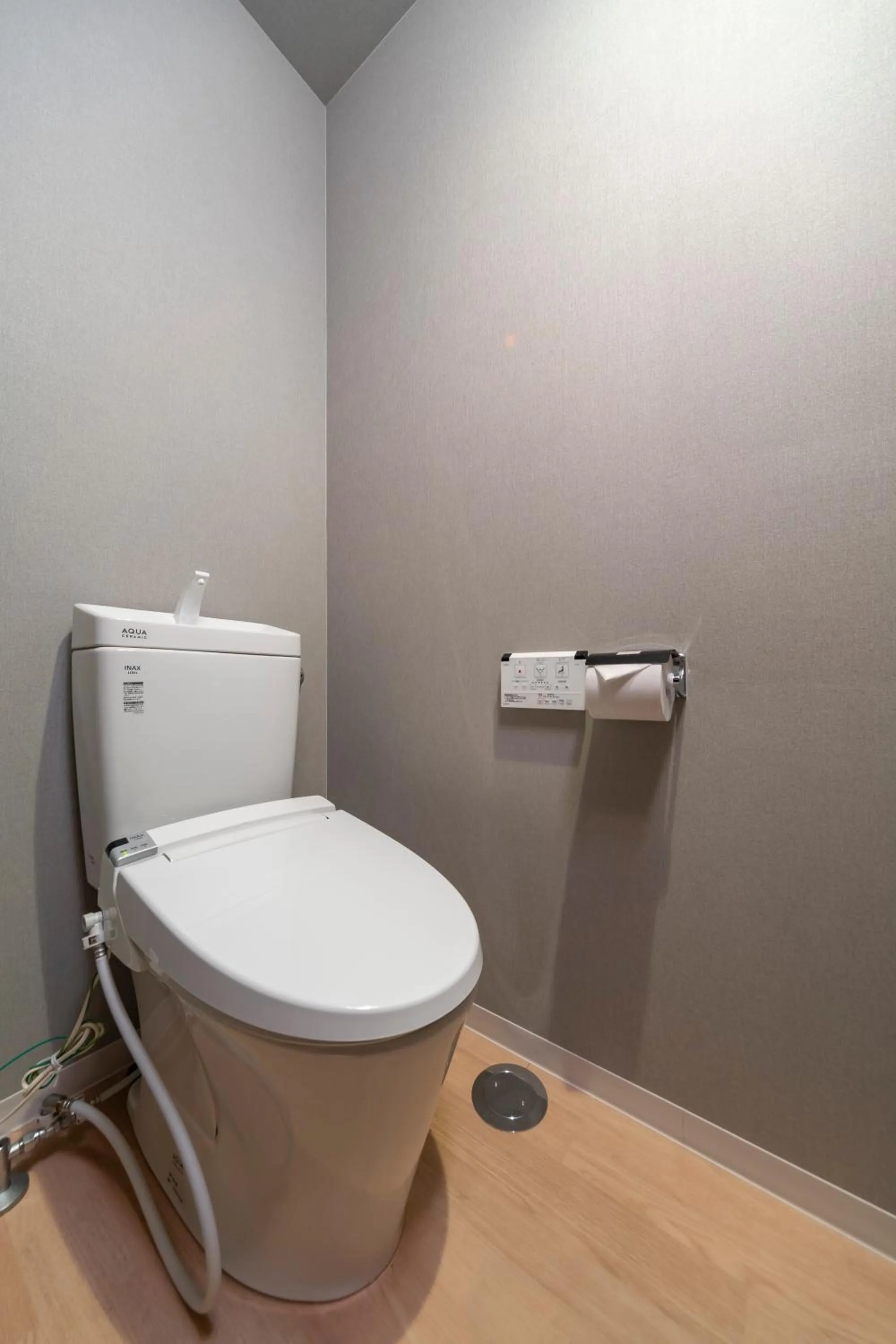 Toilet in Boxi Hakata 1