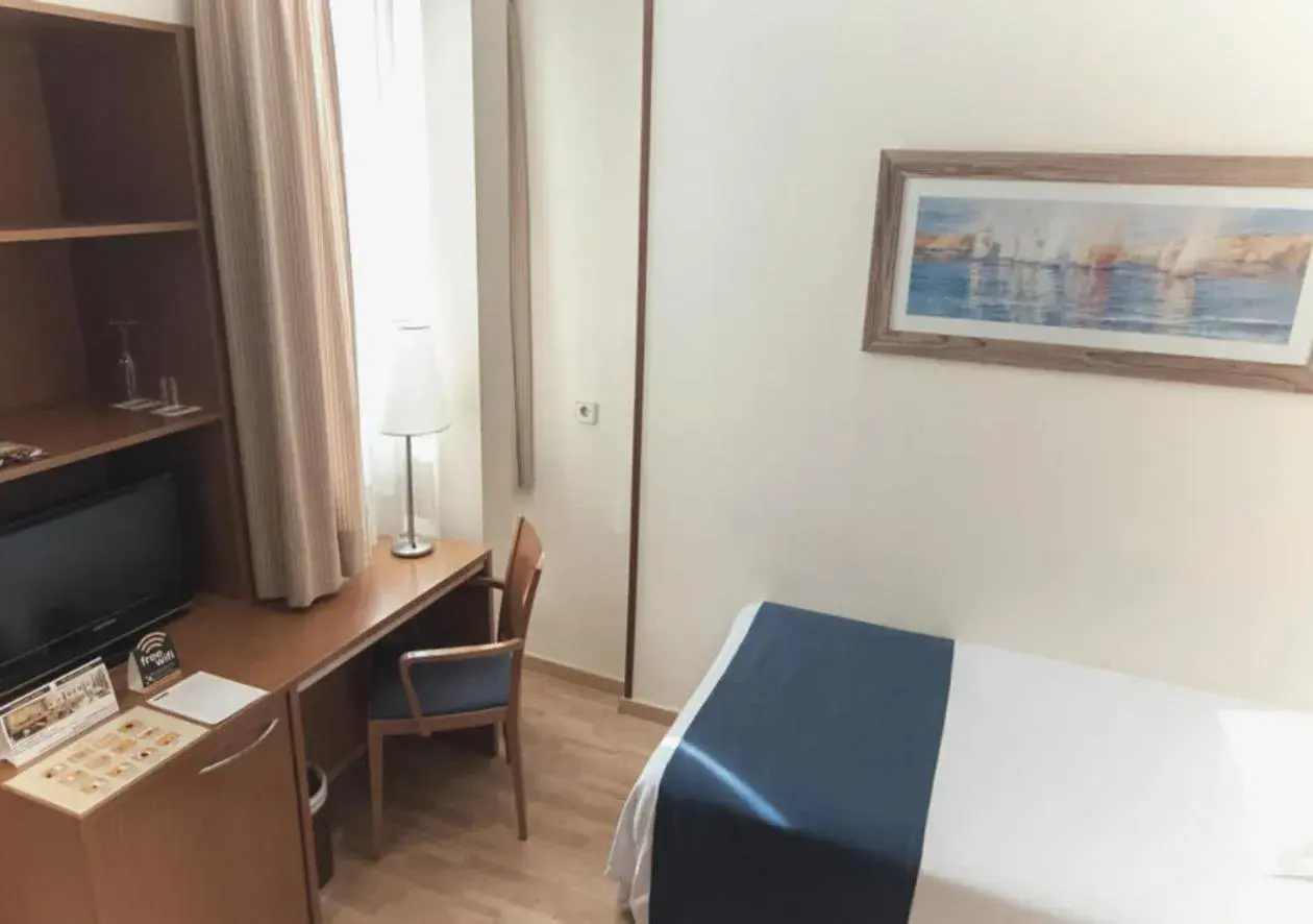 Bedroom in Hotel RH Sorolla Centro Bedroom in Hotel RH Sorolla Centro