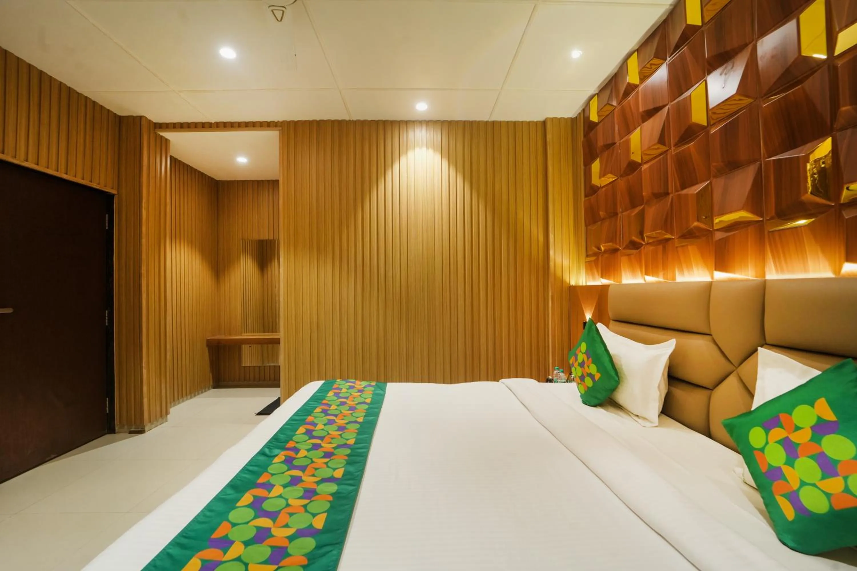 Bedroom, Bed in Treebo Iceberg