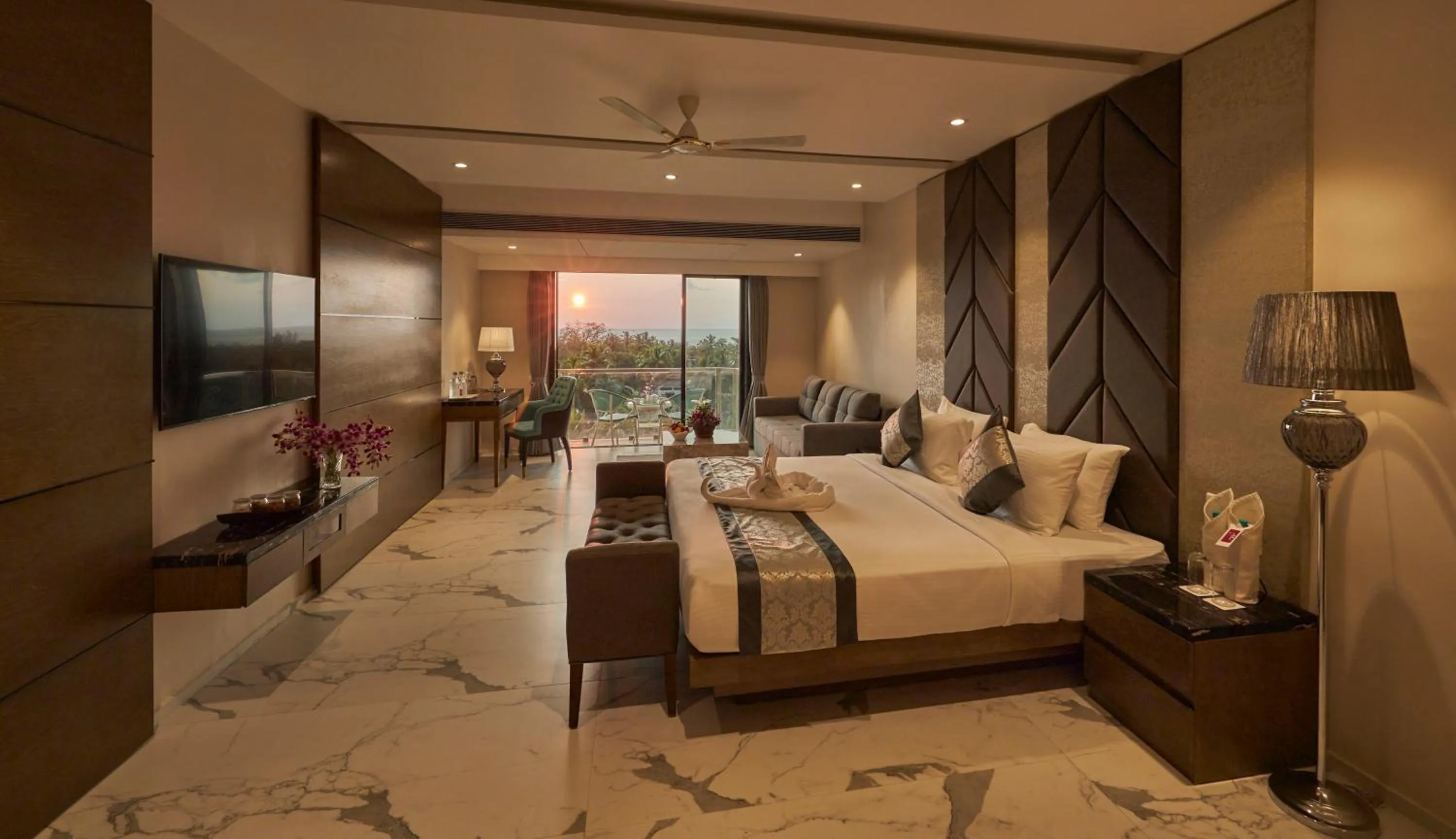 TV and multimedia, Bed in Regenta Central Imperial Candolim Goa