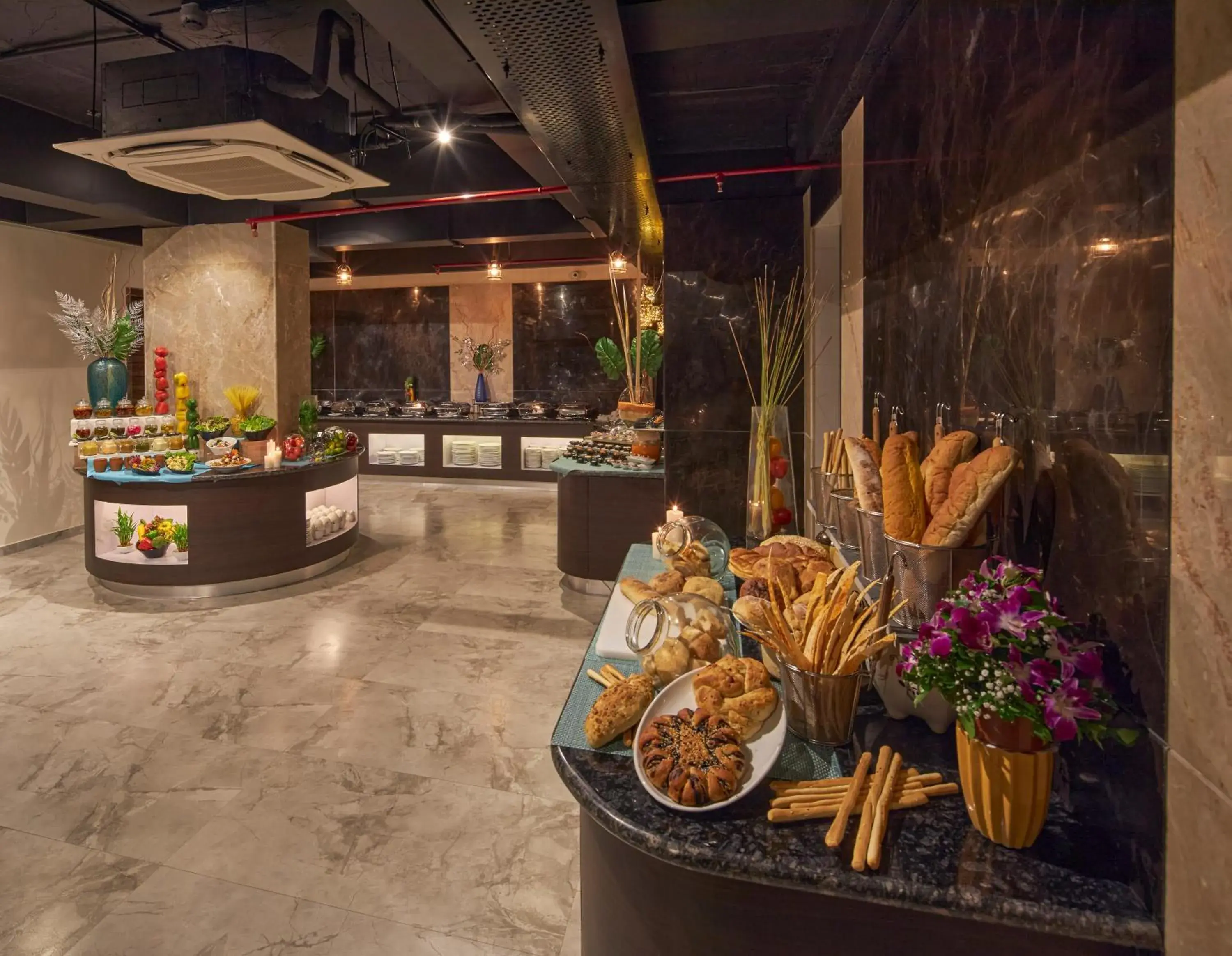 Restaurant/places to eat in Regenta Central Imperial Candolim Goa Restaurant/places to eat in Regenta Central Imperial Candolim Goa