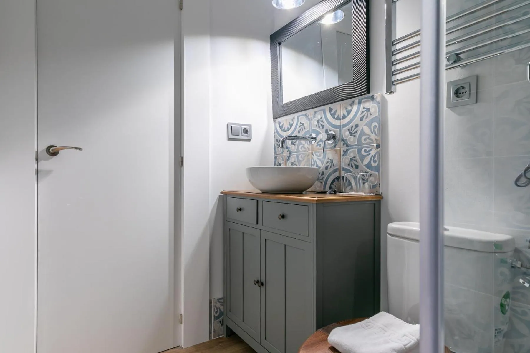 Bathroom in H-A Aparthotel Hotel Quo