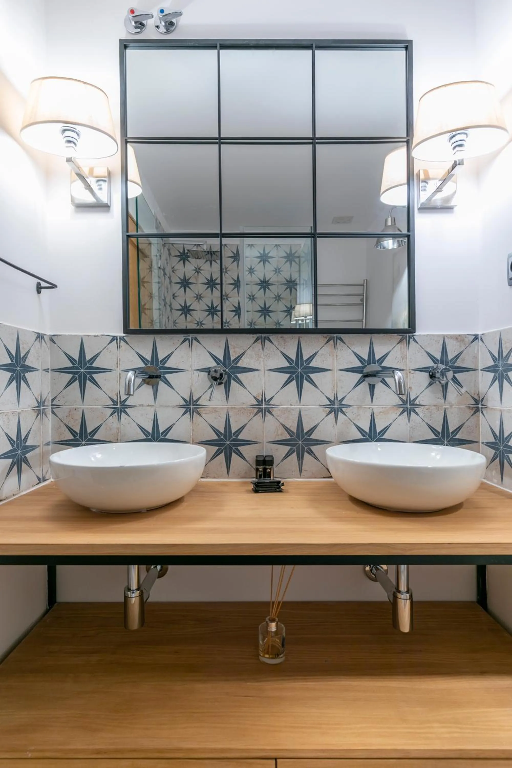 Bathroom in H-A Aparthotel Hotel Quo