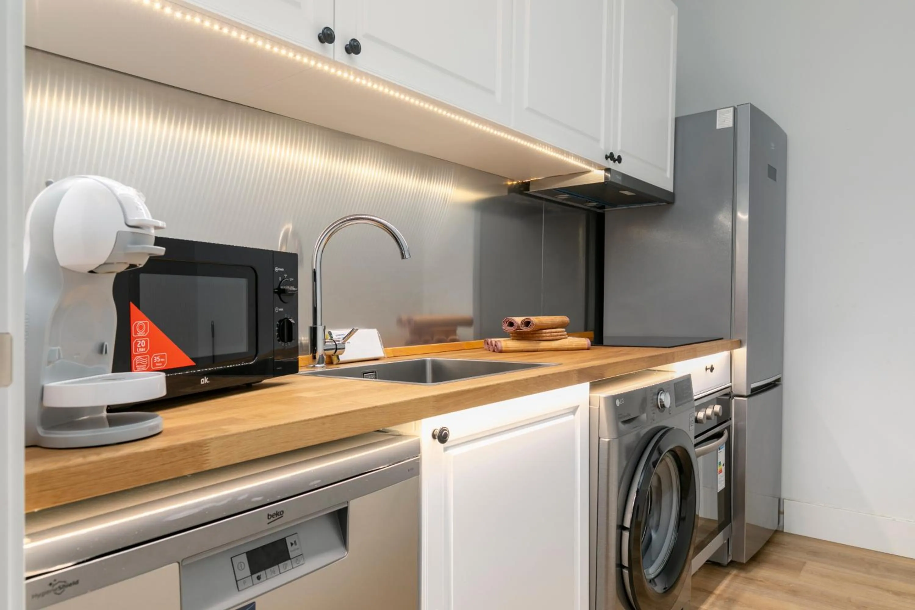 Kitchen or kitchenette in H-A Aparthotel Hotel Quo