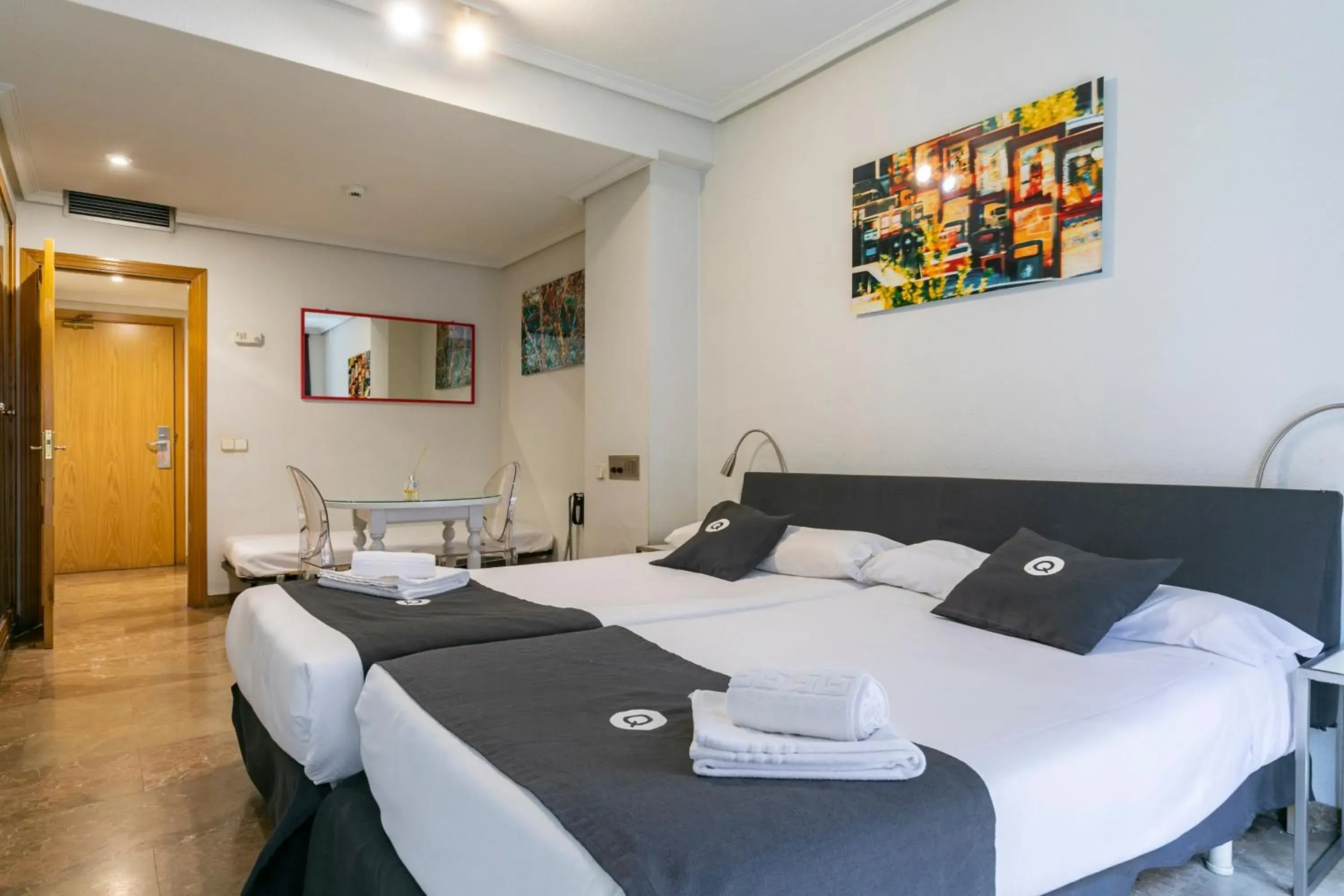 Standard Triple Room in H-A Aparthotel Hotel Quo Standard Triple Room in H-A Aparthotel Hotel Quo