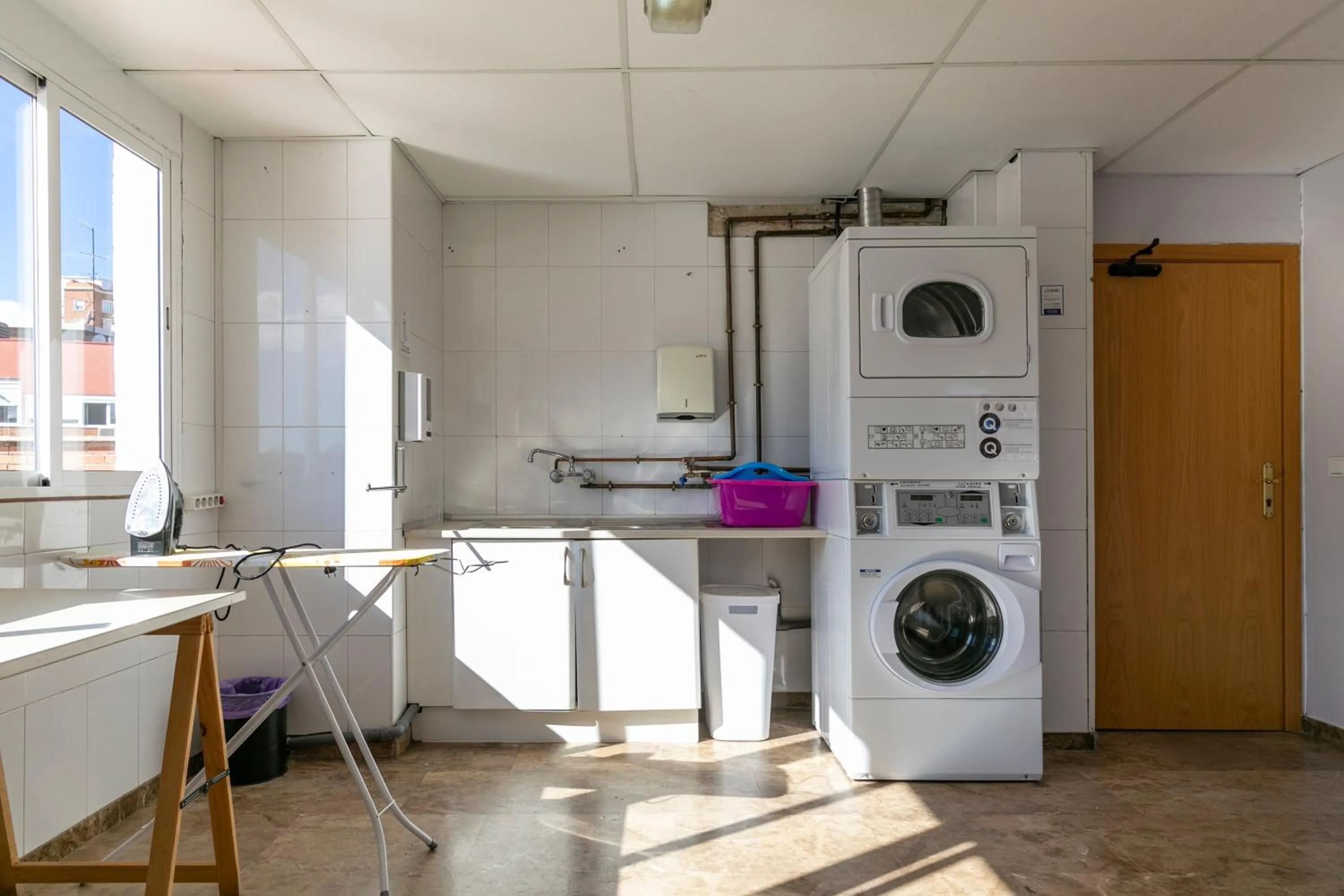 laundry in H-A Aparthotel Hotel Quo