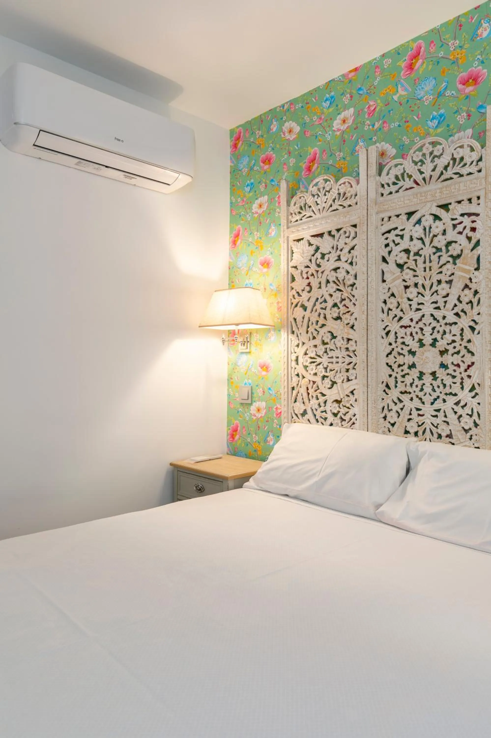 Bed in H-A Aparthotel Hotel Quo