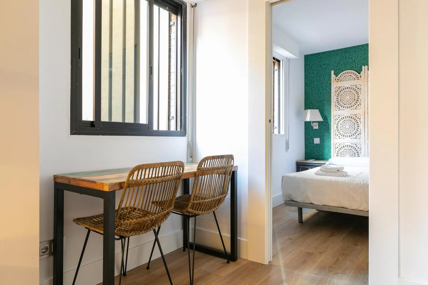 Seating area, Bed in H-A Aparthotel Hotel Quo