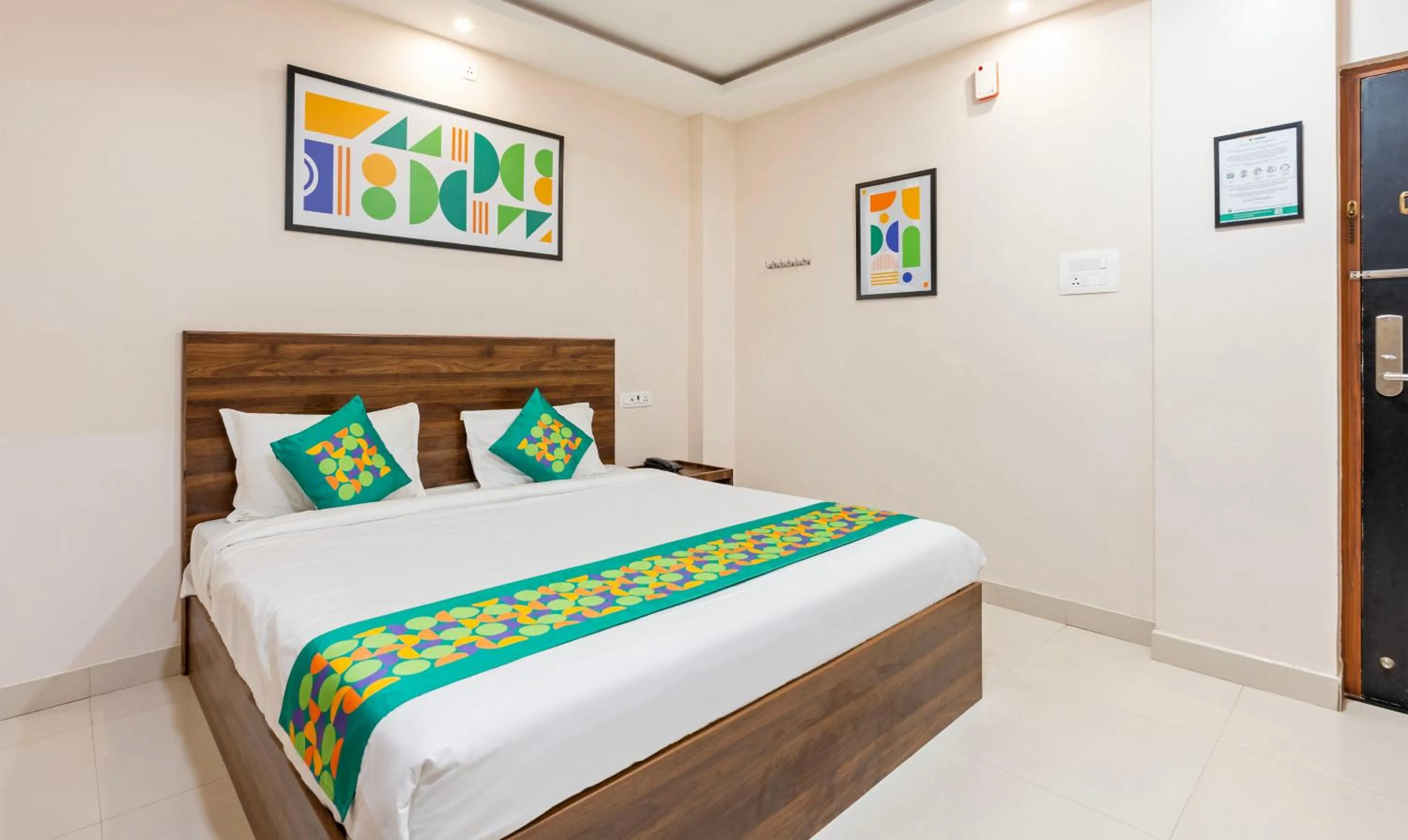 Bedroom, Bed in Treebo Elite Inn