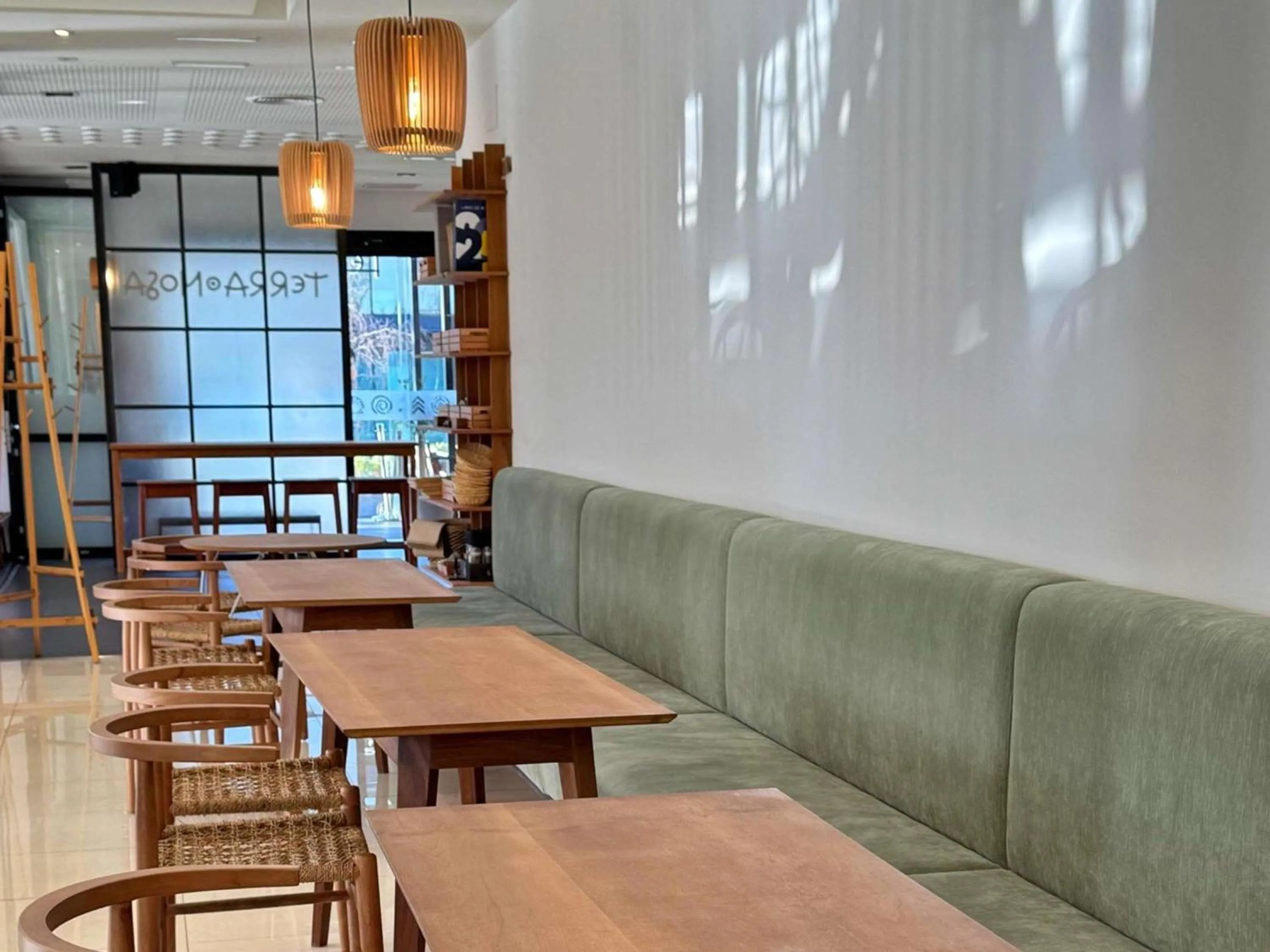 Restaurant/places to eat in Ibis Styles A Coruna