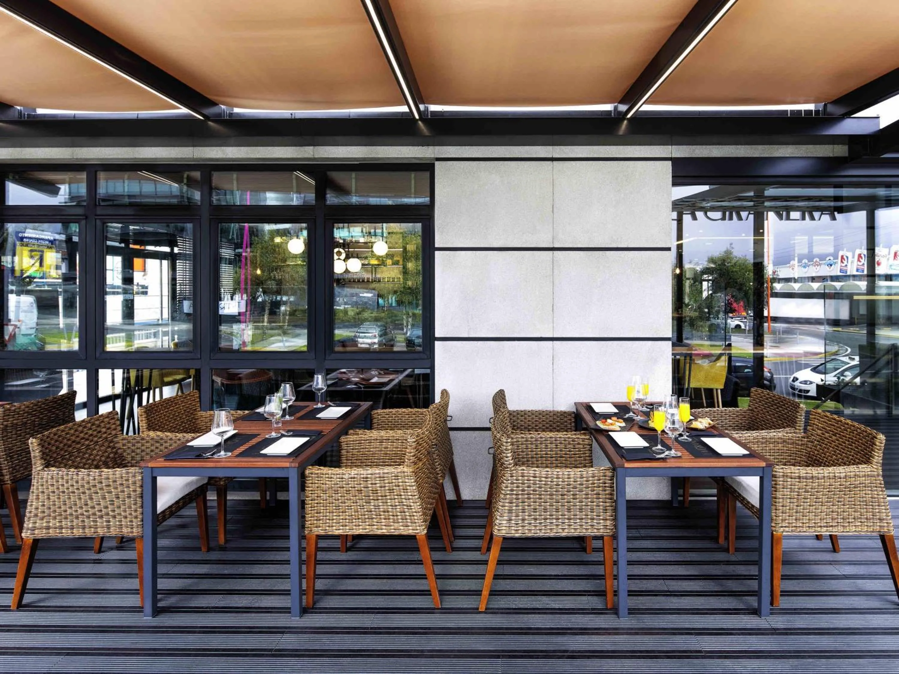 Lounge or bar in Ibis Styles A Coruna