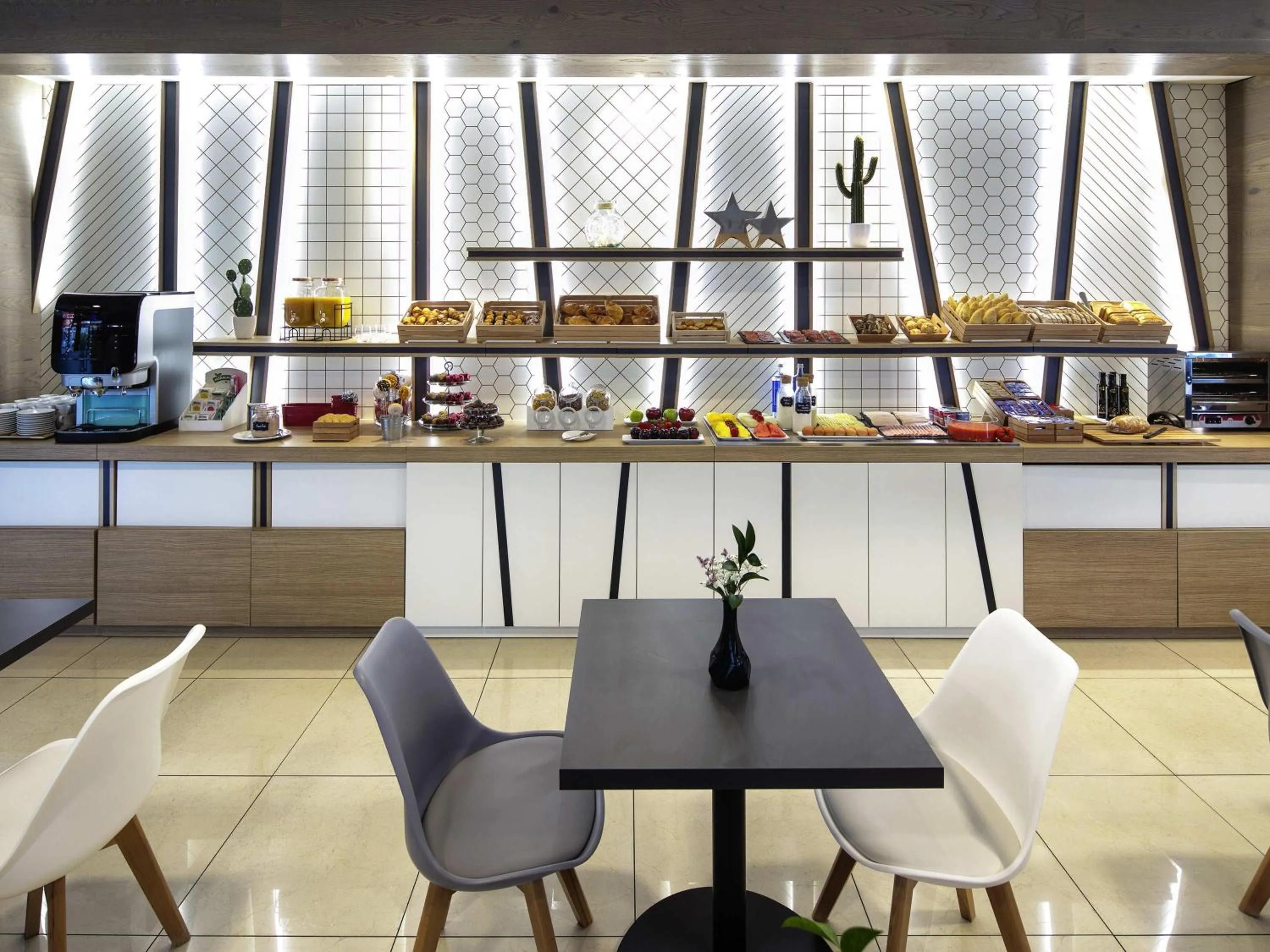 Breakfast in Ibis Styles A Coruna