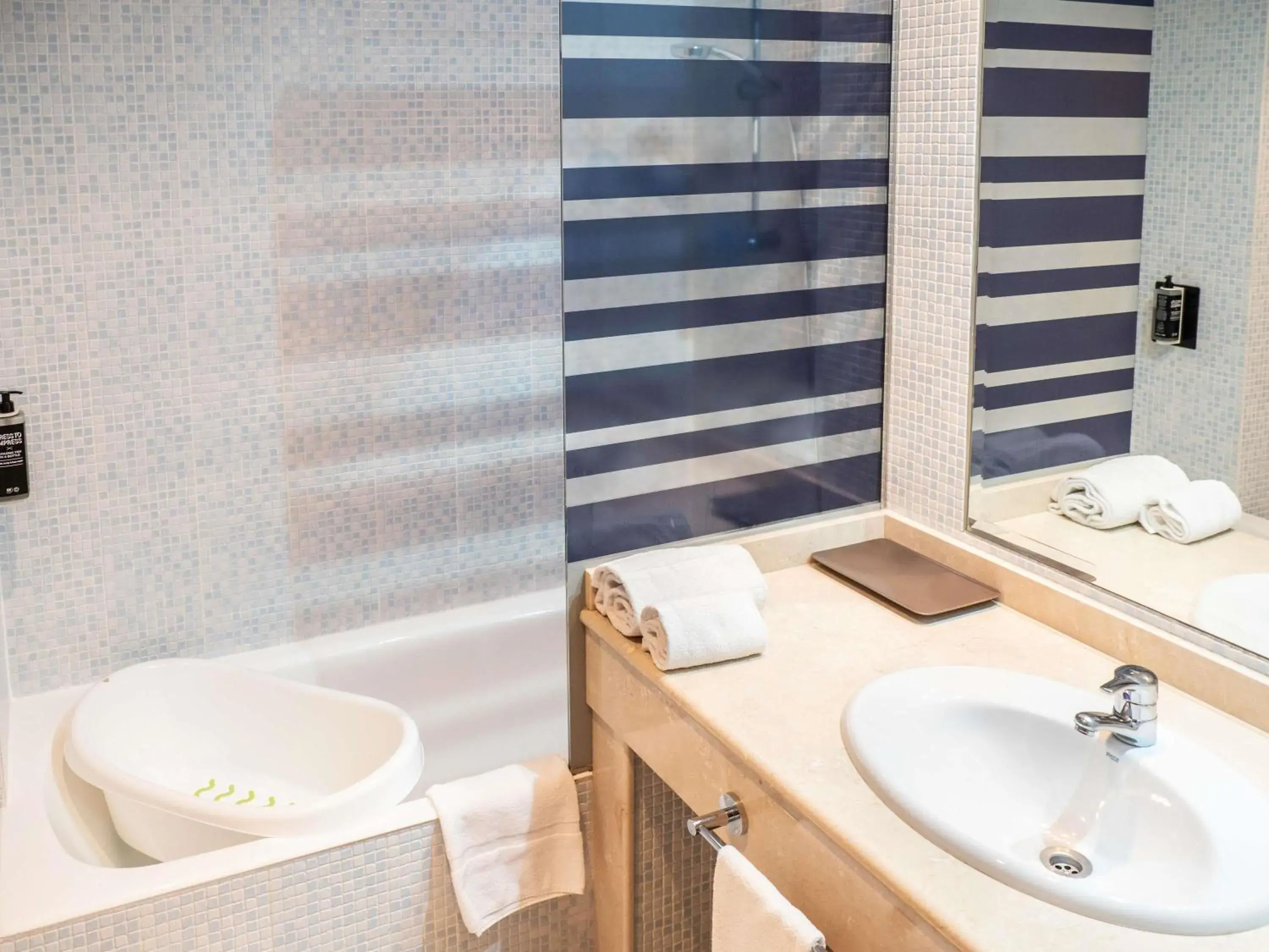 Bedroom in Ibis Styles A Coruna Bedroom in Ibis Styles A Coruna