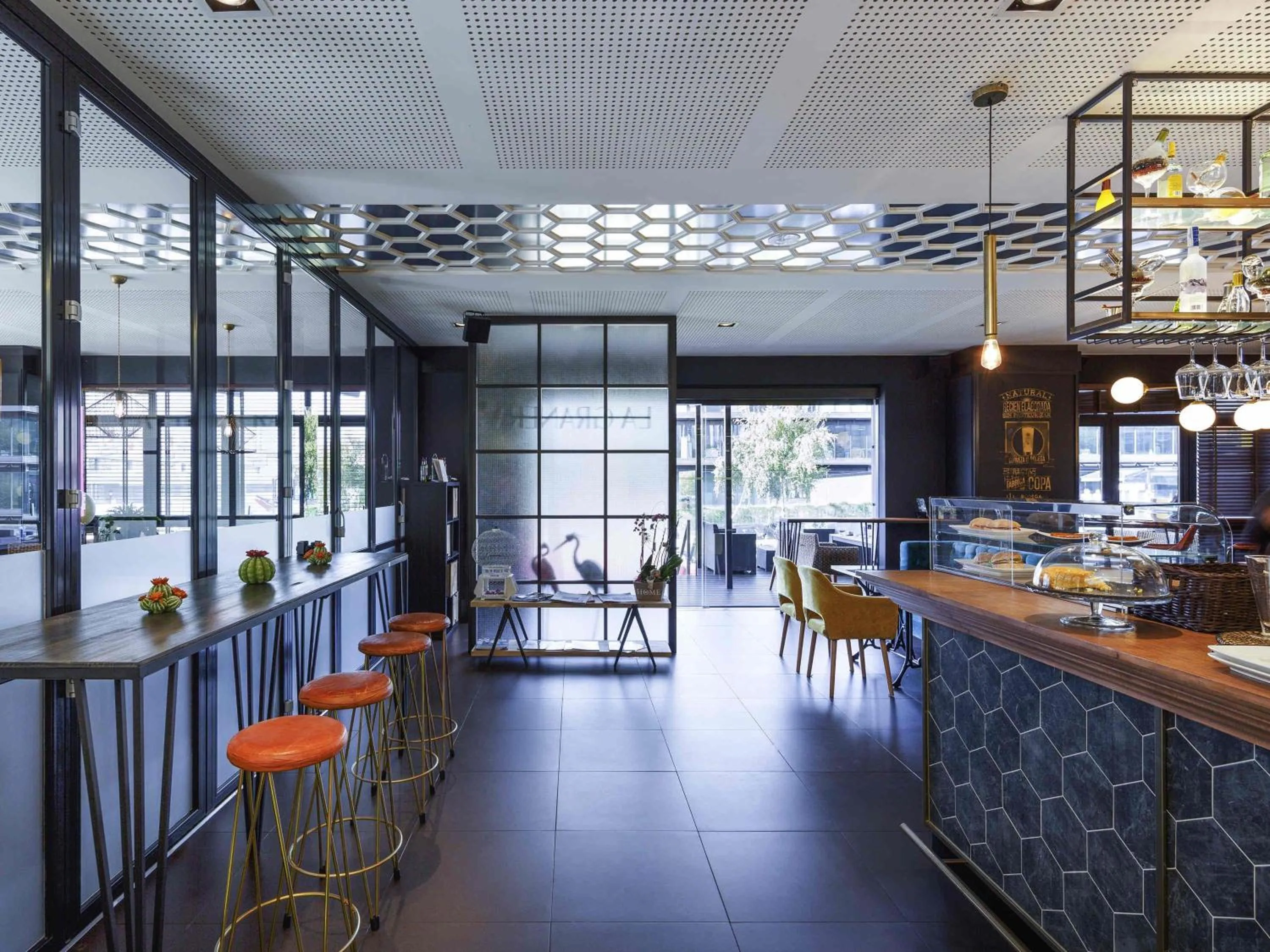 Lounge or bar in Ibis Styles A Coruna