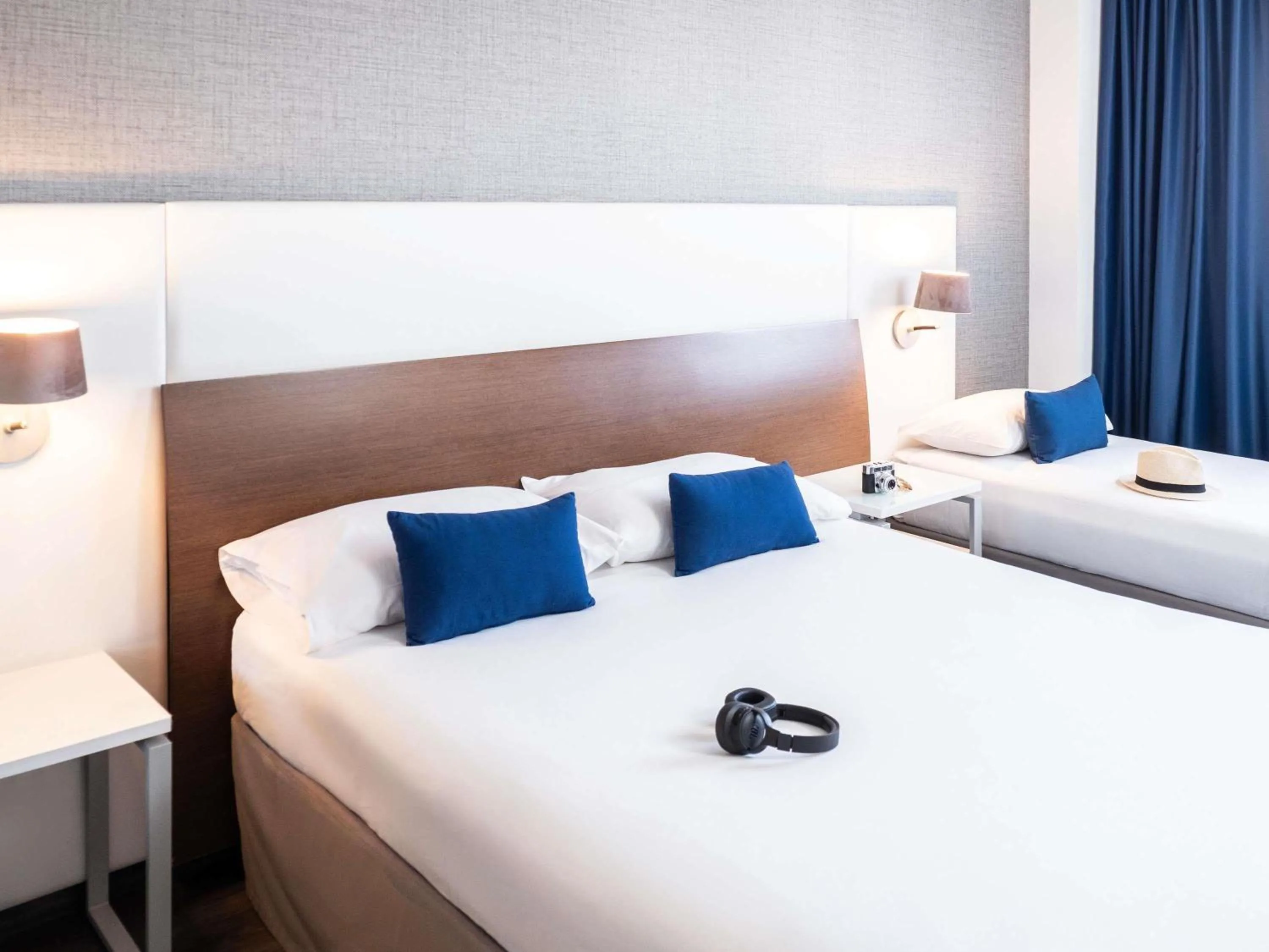 Property building, Bed in Ibis Styles A Coruna