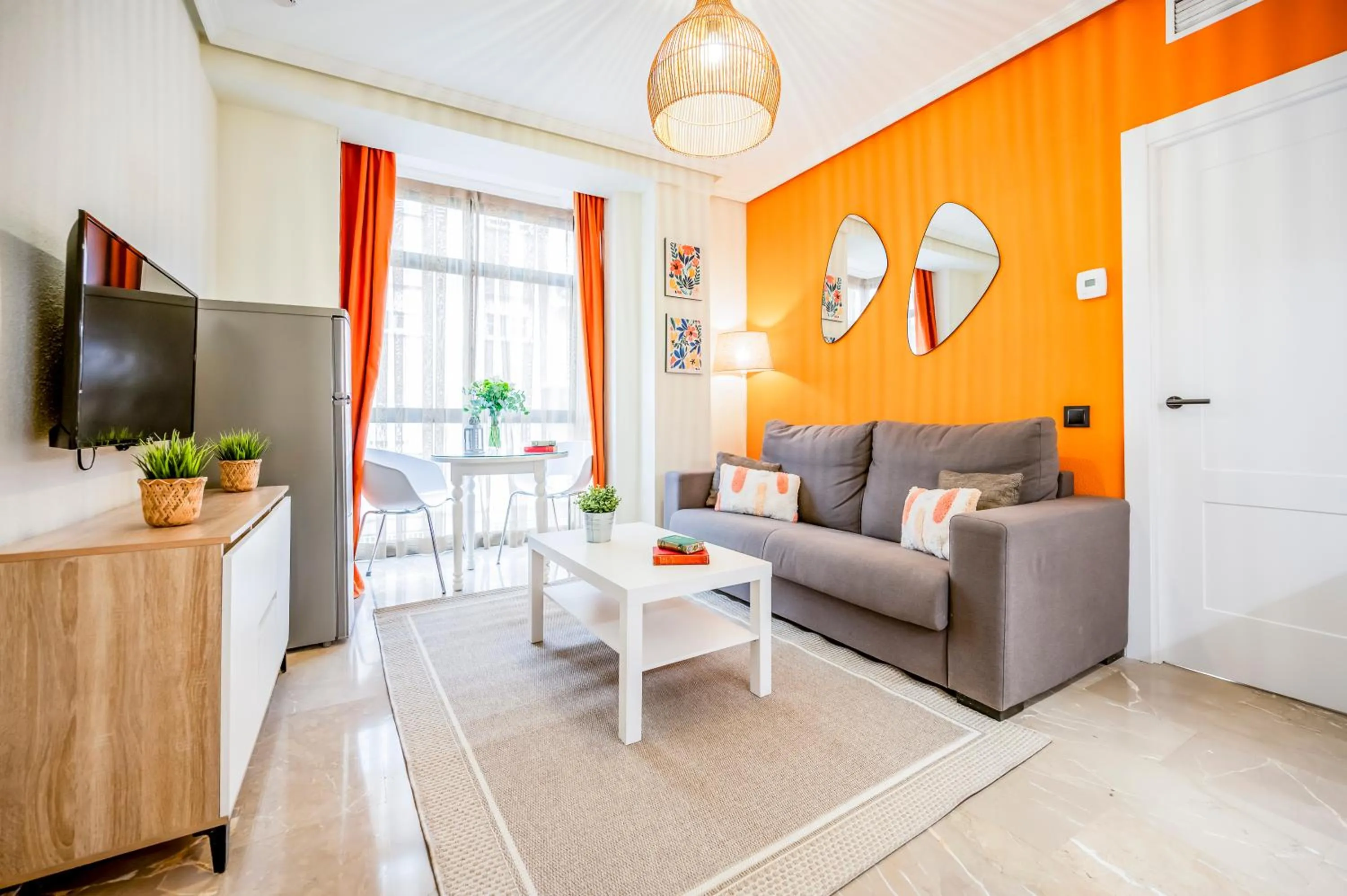 TV and multimedia in Apartamentos G3 Galeon