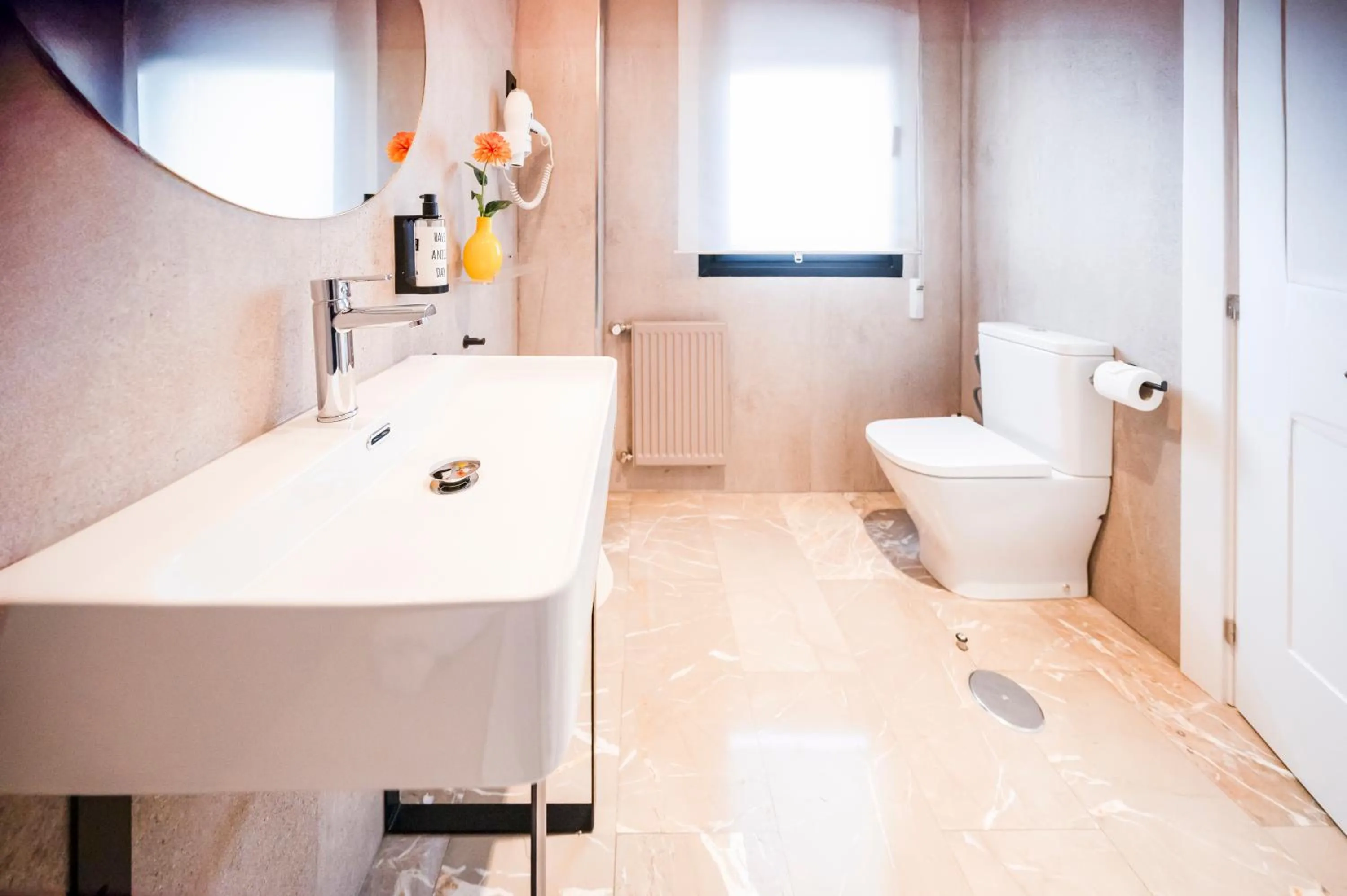 Bathroom in Apartamentos G3 Galeon